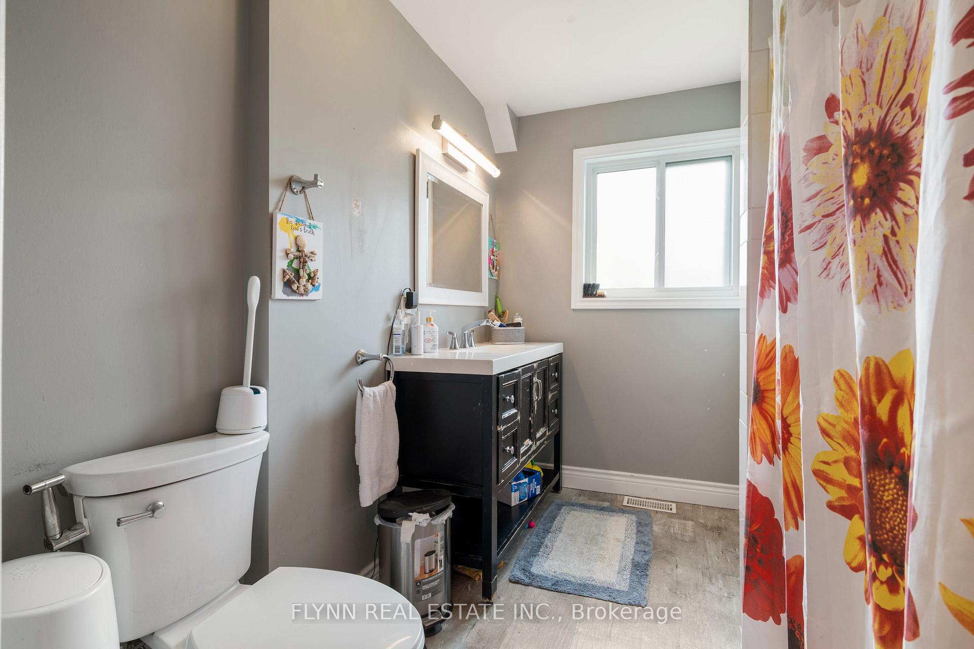 Photo 9 of 116 Elmview Street W, Welland, Prince Charles — HOMEH