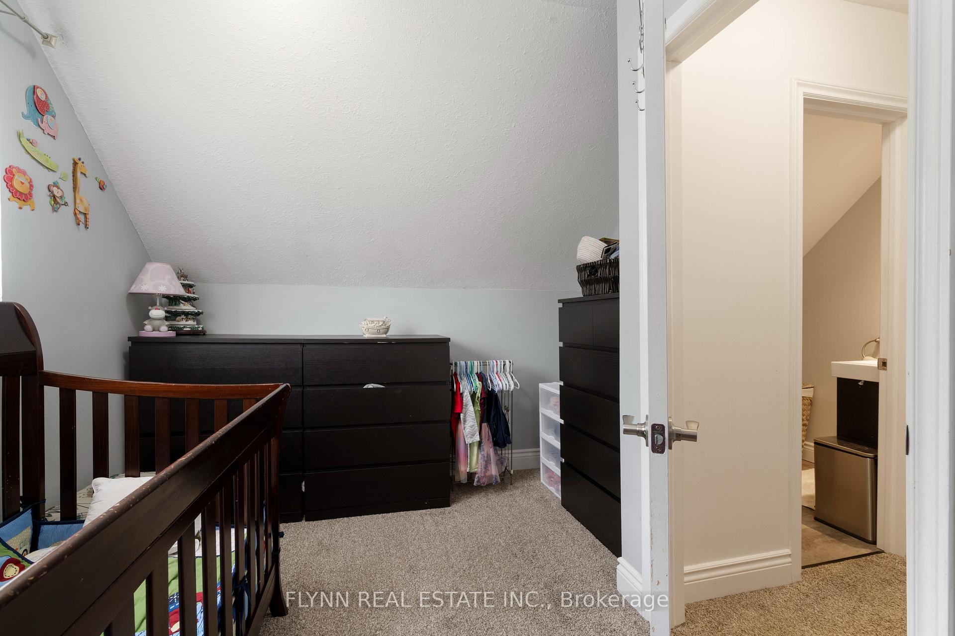 Photo 18 of 116 Elmview Street W, Welland, Prince Charles — HOMEH