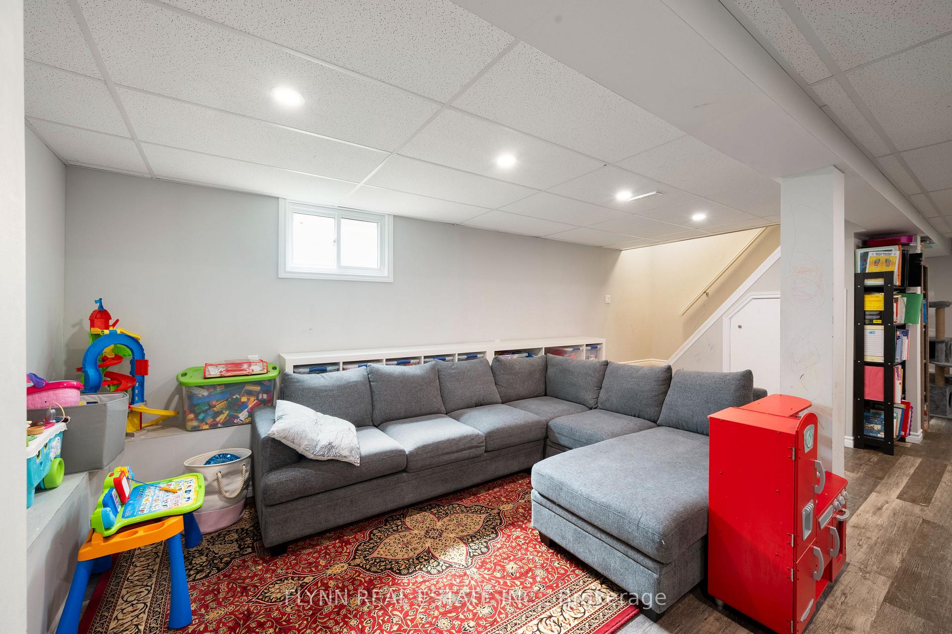 Photo 20 of 116 Elmview Street W, Welland, Prince Charles — HOMEH