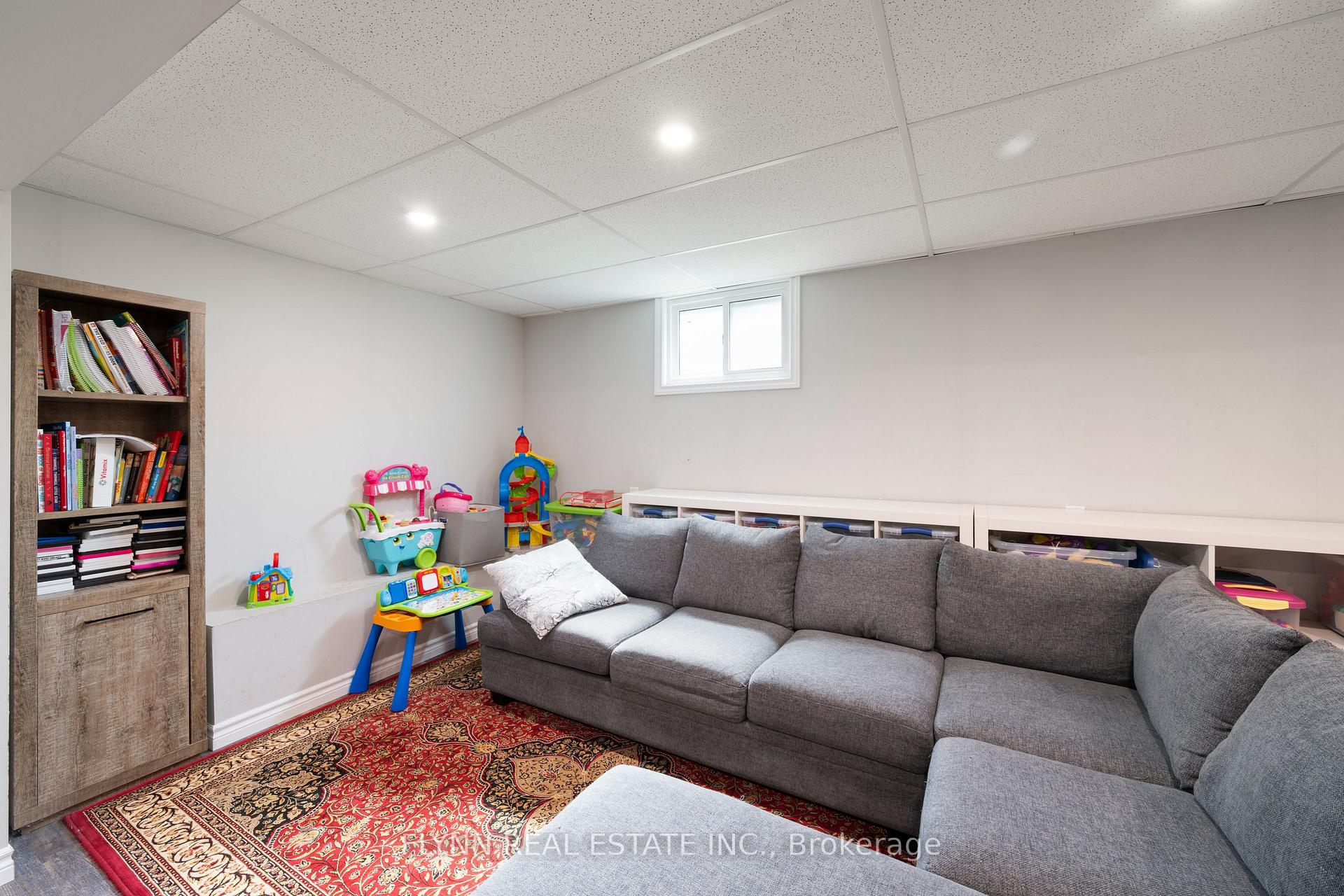 Photo 21 of 116 Elmview Street W, Welland, Prince Charles — HOMEH