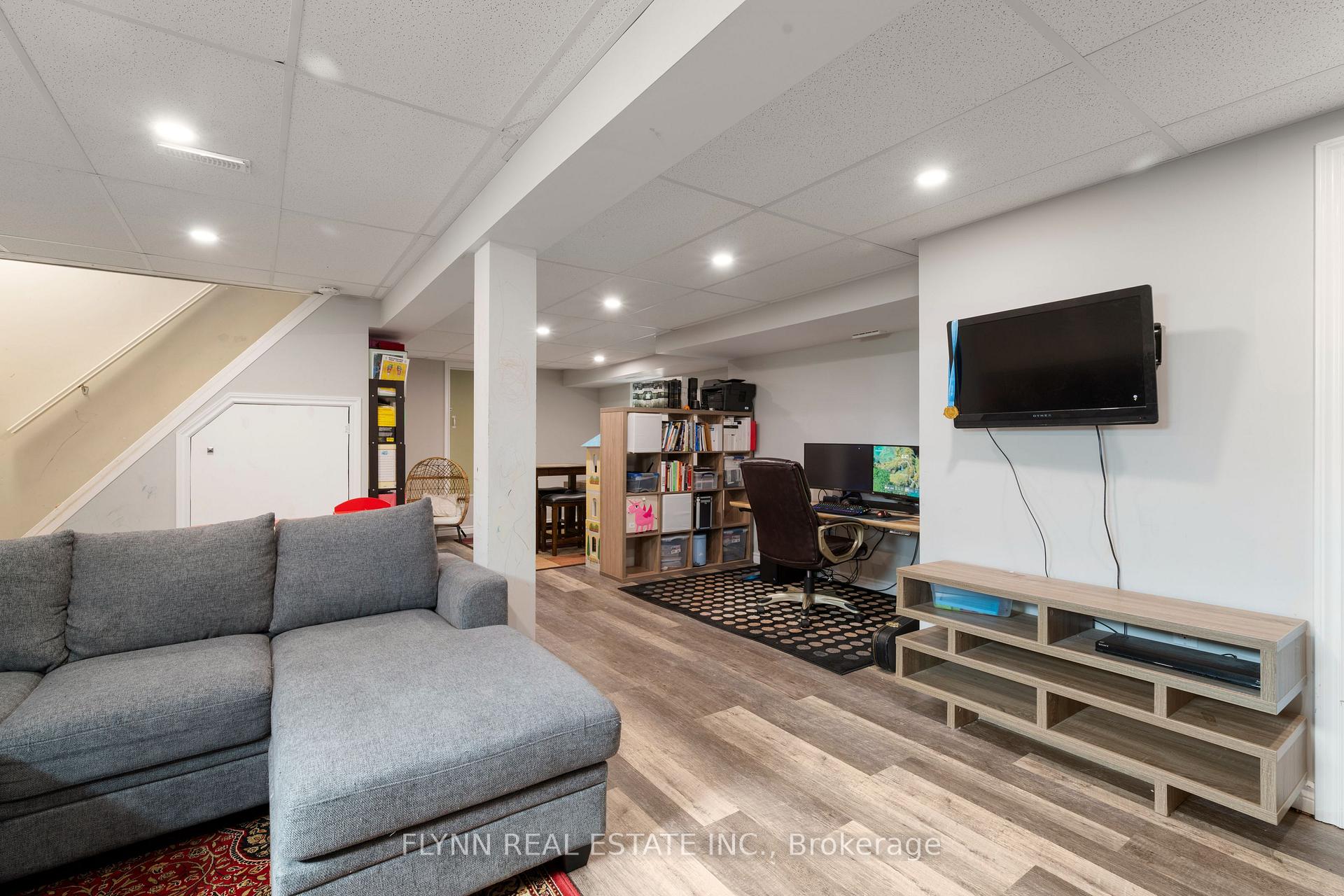 Photo 23 of 116 Elmview Street W, Welland, Prince Charles — HOMEH