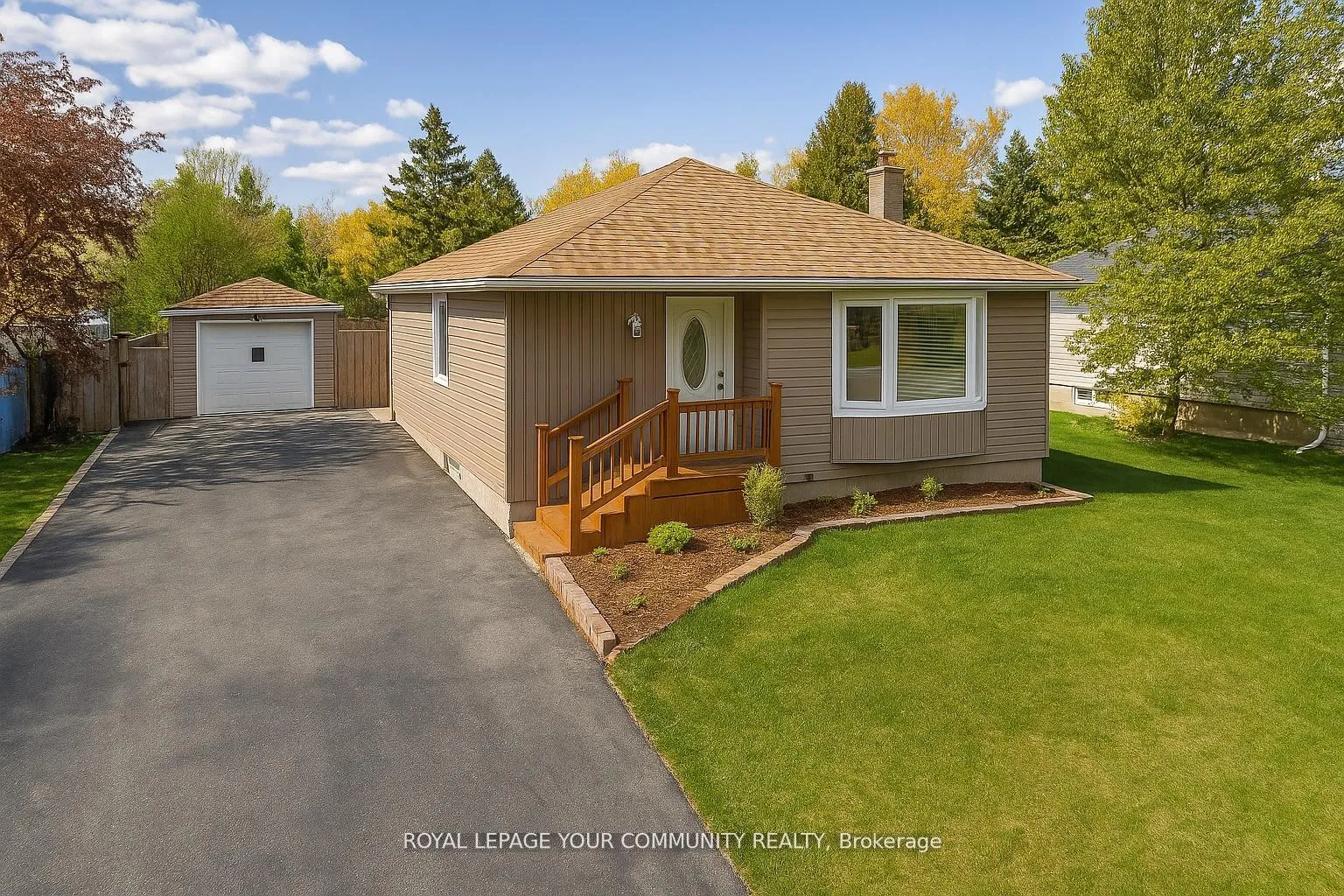 Photo 5 of 60 Child Drive N, Aurora, Aurora Highlands — HOMEH