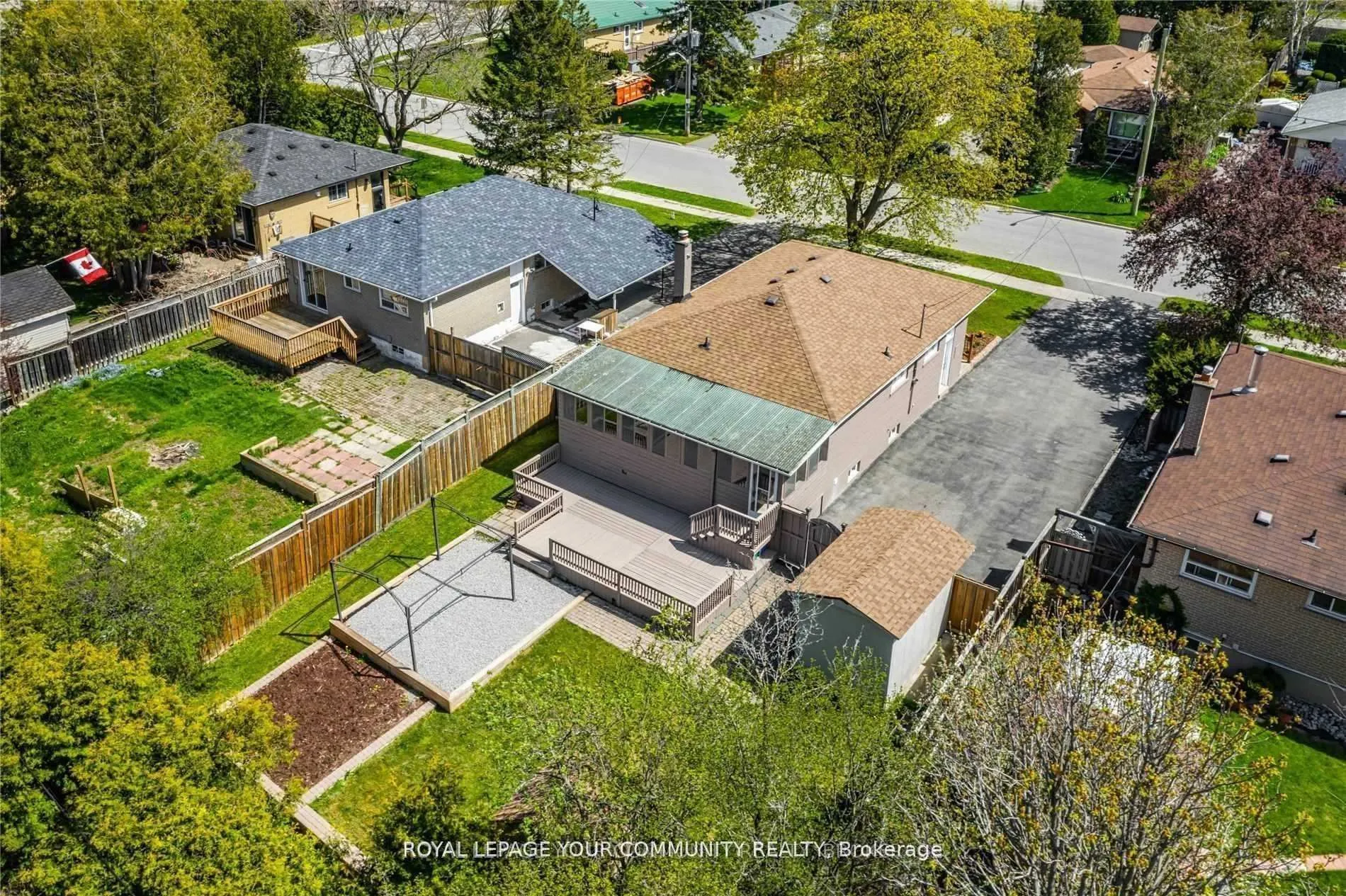 Photo 12 of 60 Child Drive N, Aurora, Aurora Highlands — HOMEH