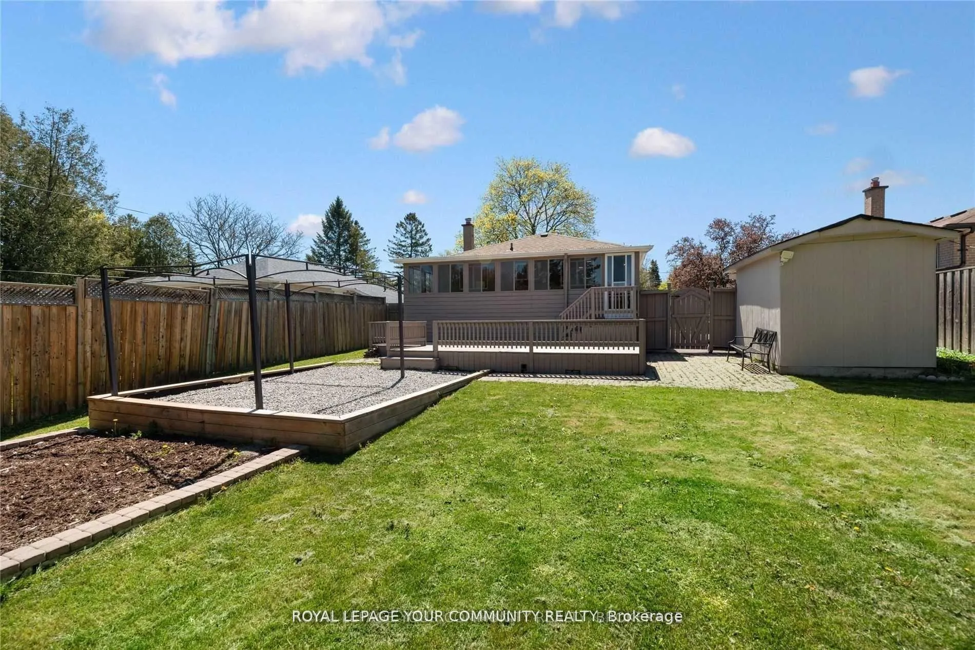 Photo 15 of 60 Child Drive N, Aurora, Aurora Highlands — HOMEH