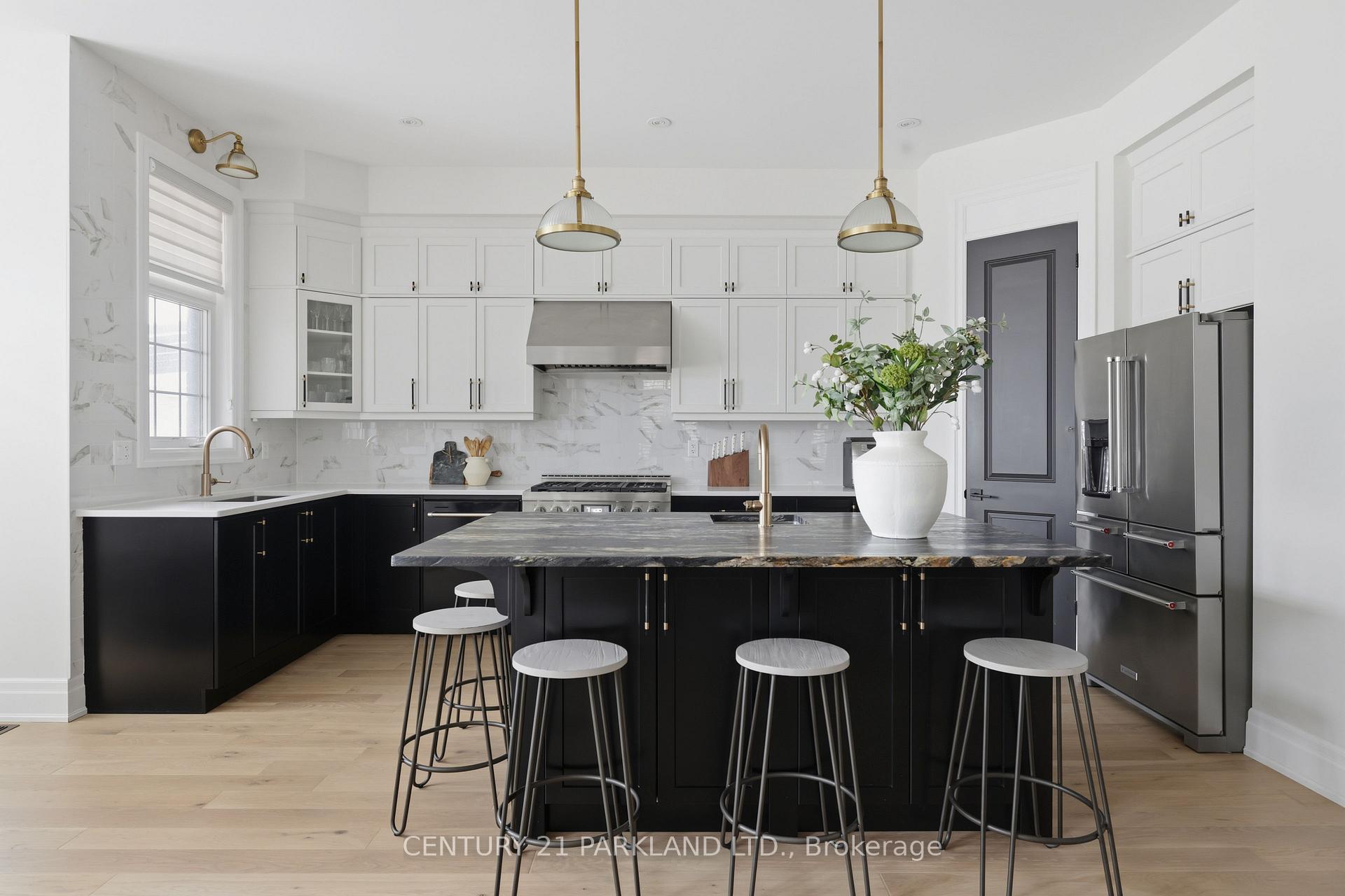 Photo 1 of 34 Chorus Crescent, Vaughan, Kleinburg — HOMEH