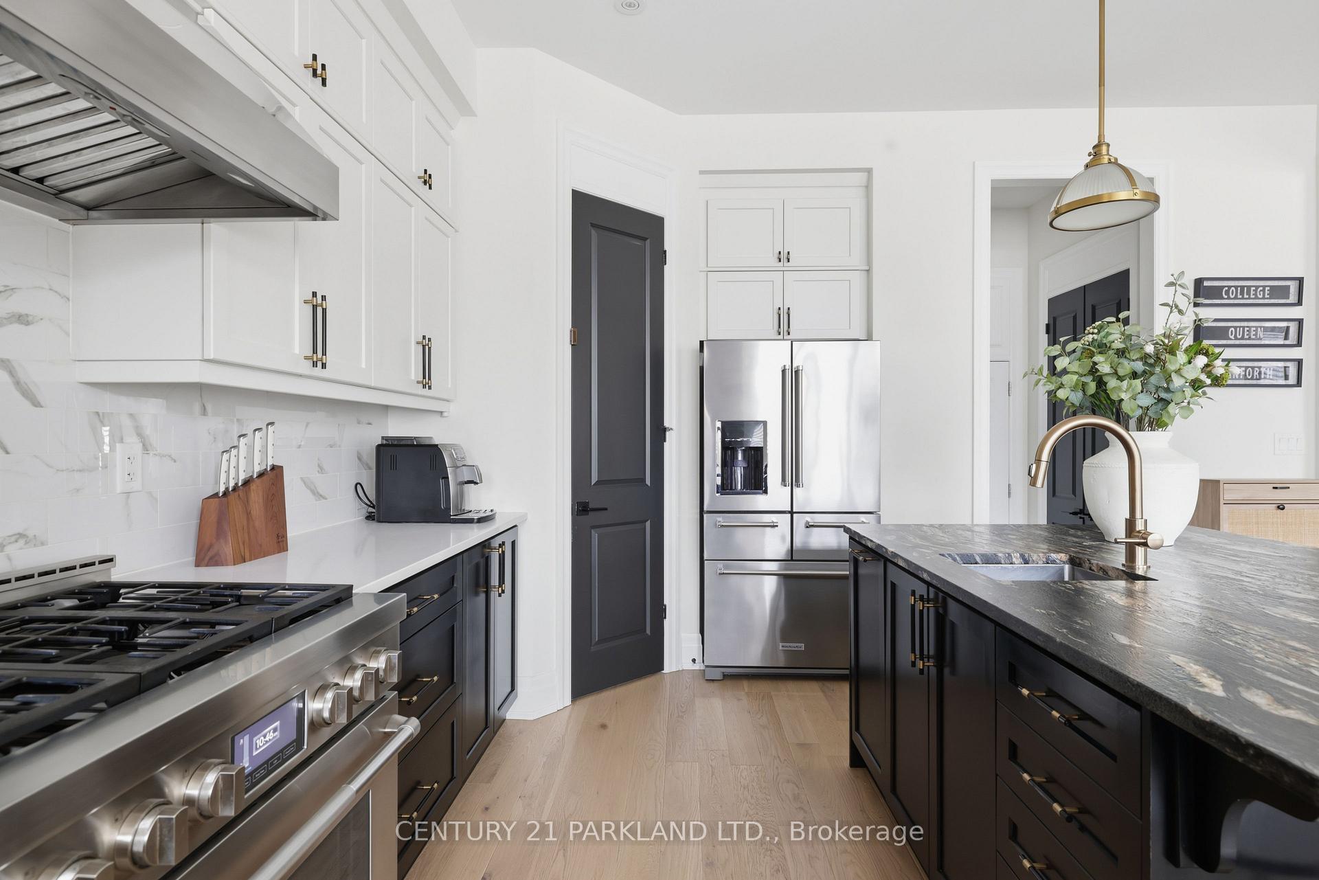 Photo 5 of 34 Chorus Crescent, Vaughan, Kleinburg — HOMEH
