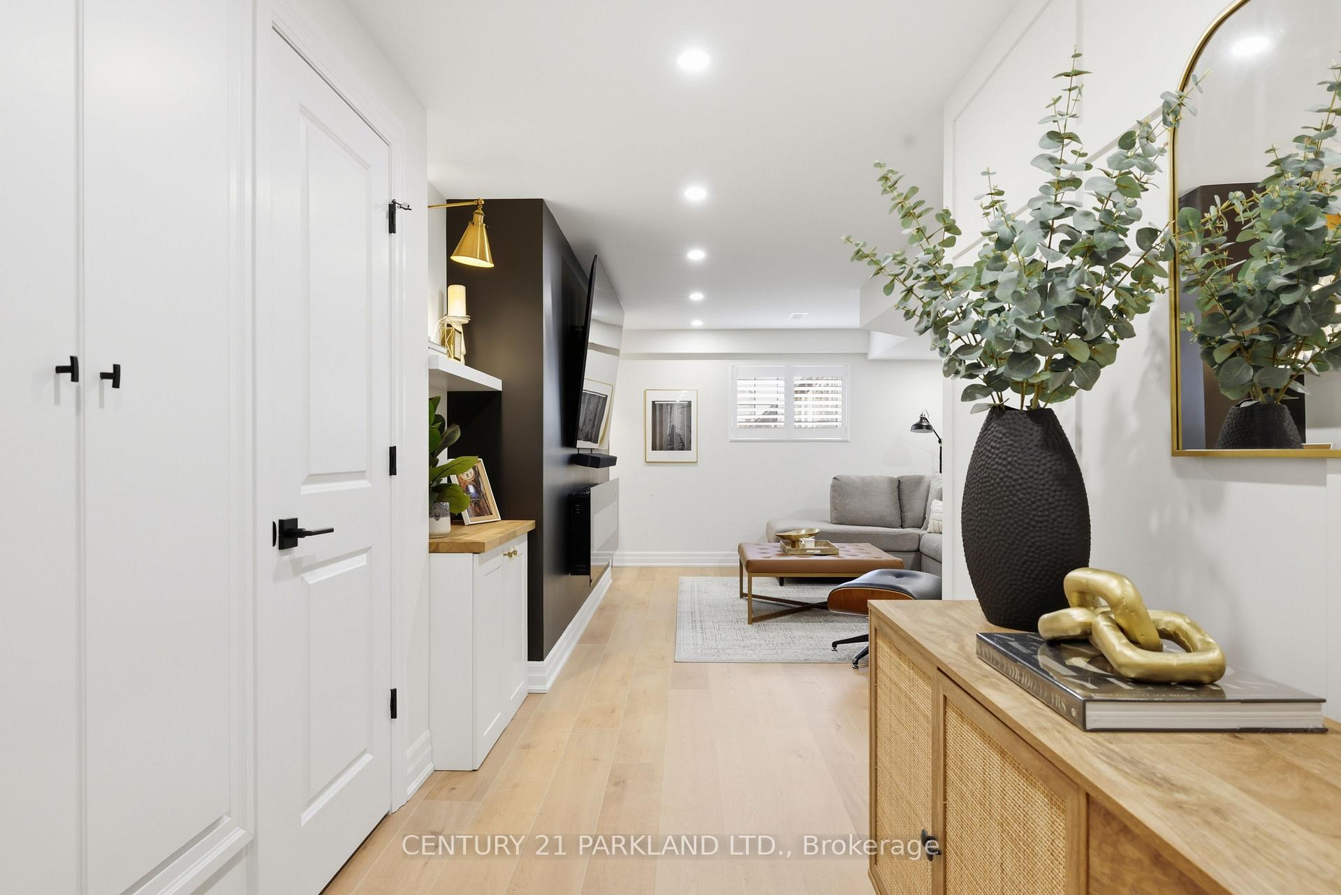 Photo 33 of 34 Chorus Crescent, Vaughan, Kleinburg — HOMEH