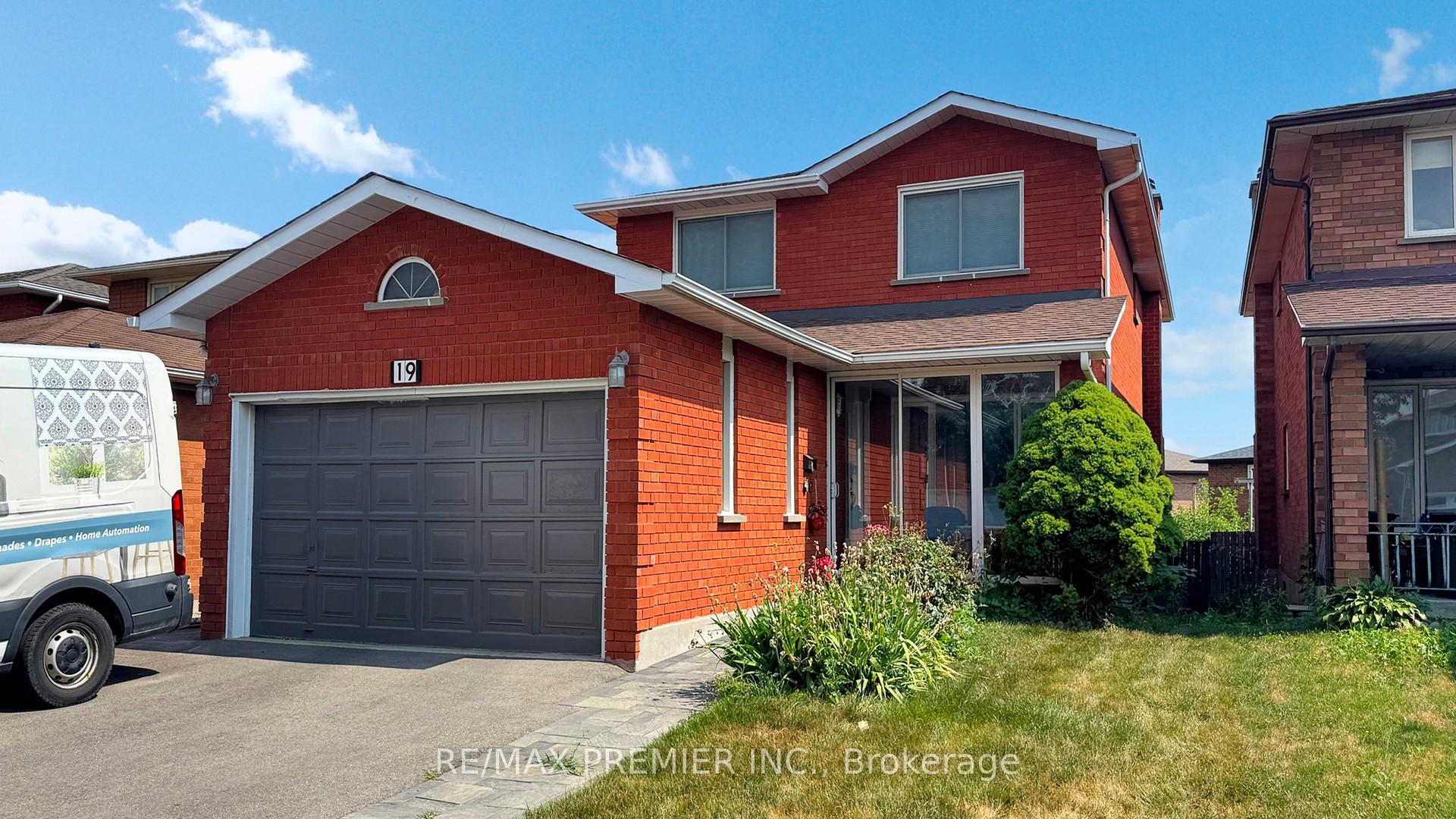 Photo 1 of 19 Jackman Crescent, Vaughan, West Woodbridge — HOMEH