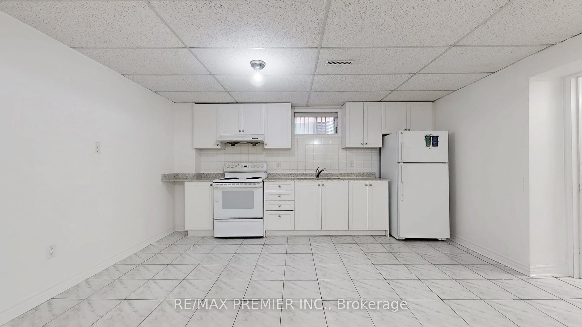 Photo 4 of 19 Jackman Crescent, Vaughan, West Woodbridge — HOMEH