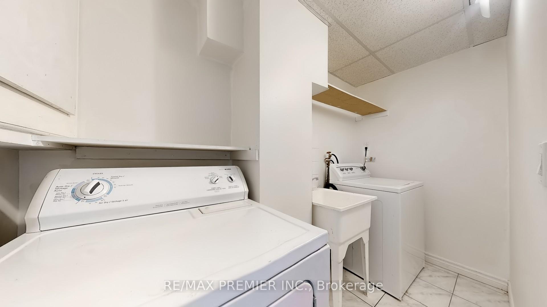 Photo 10 of 19 Jackman Crescent, Vaughan, West Woodbridge — HOMEH