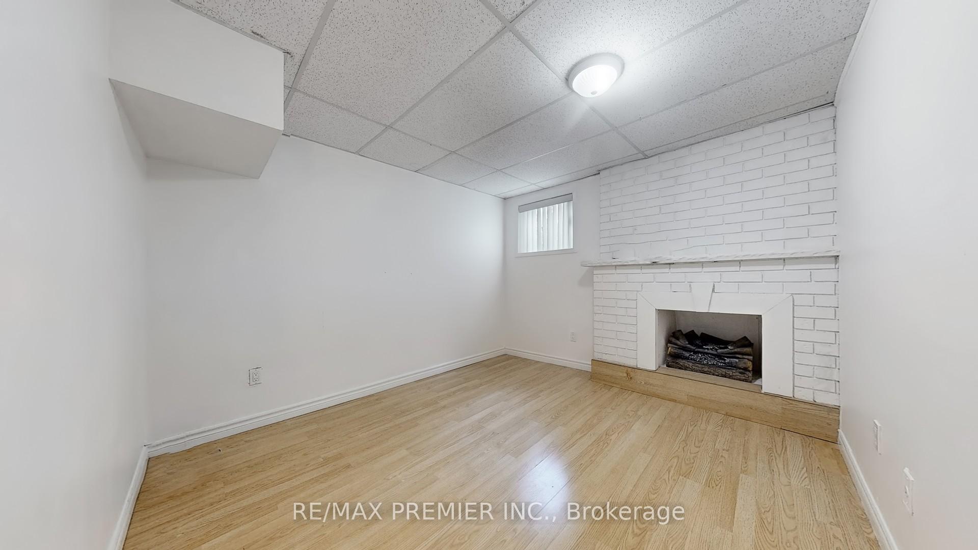 Photo 12 of 19 Jackman Crescent, Vaughan, West Woodbridge — HOMEH