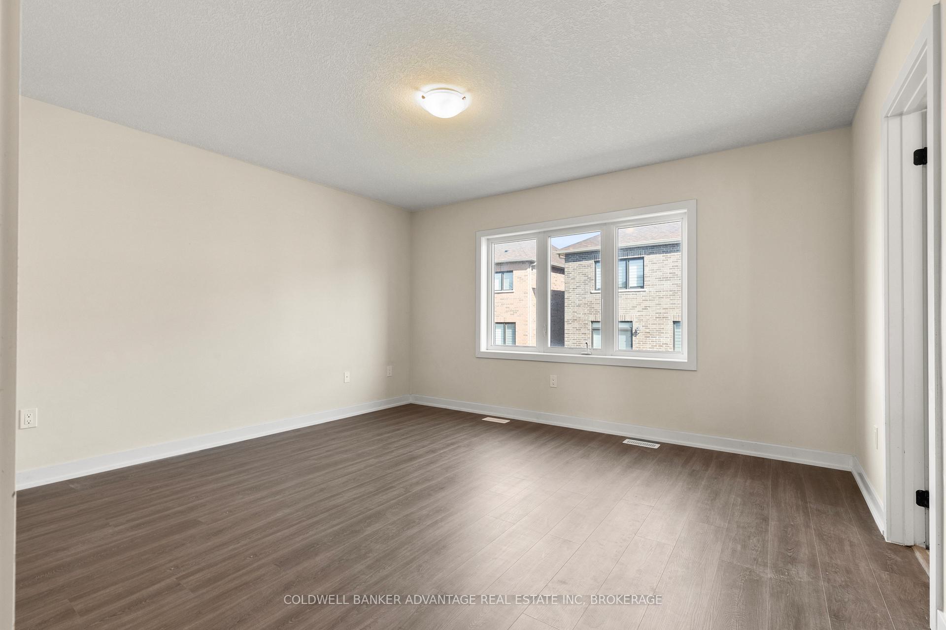 Photo 10 of 226 Forks Road, Welland, Dain City — HOMEH