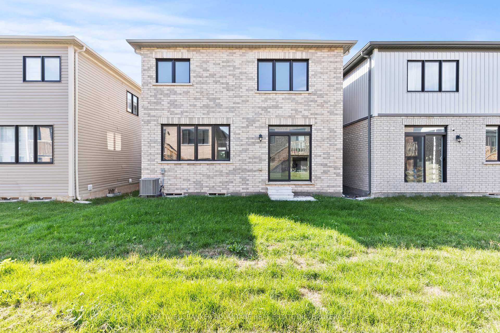 Photo 17 of 226 Forks Road, Welland, Dain City — HOMEH