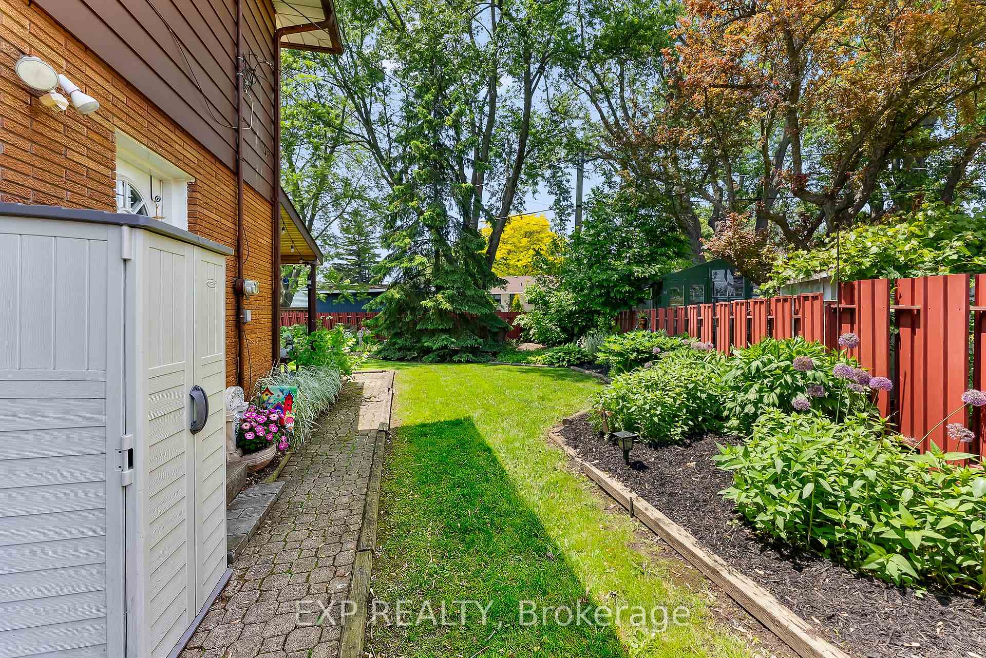 Photo 9 of 19 Oak Court, Welland, Prince Charles — HOMEH