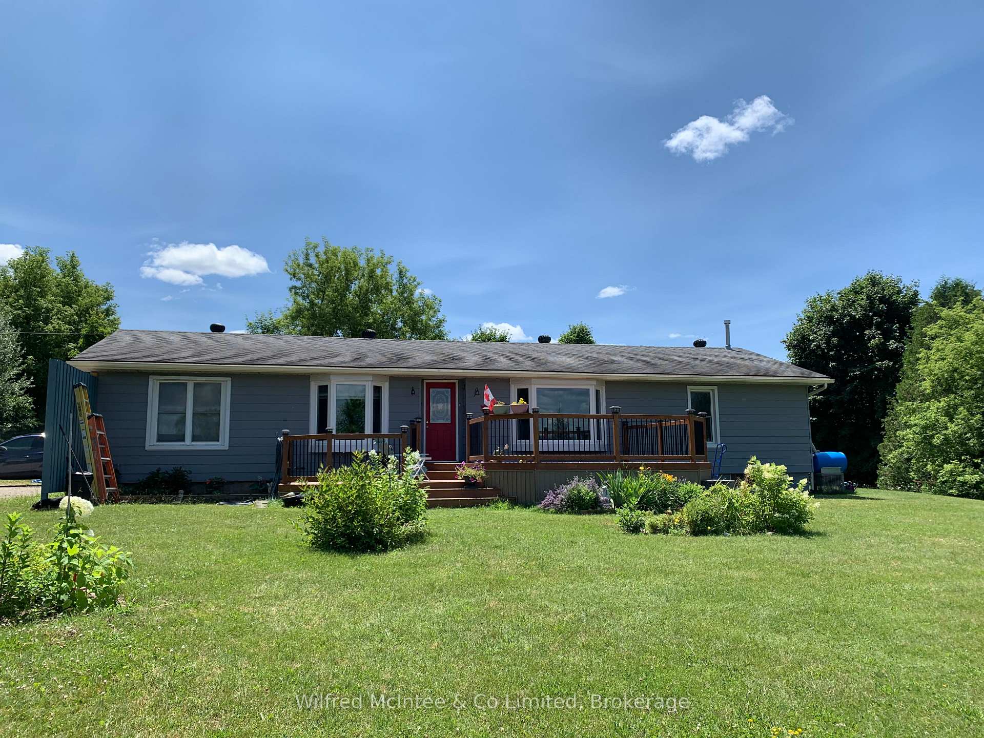 Front of 313338 Hwy 6
