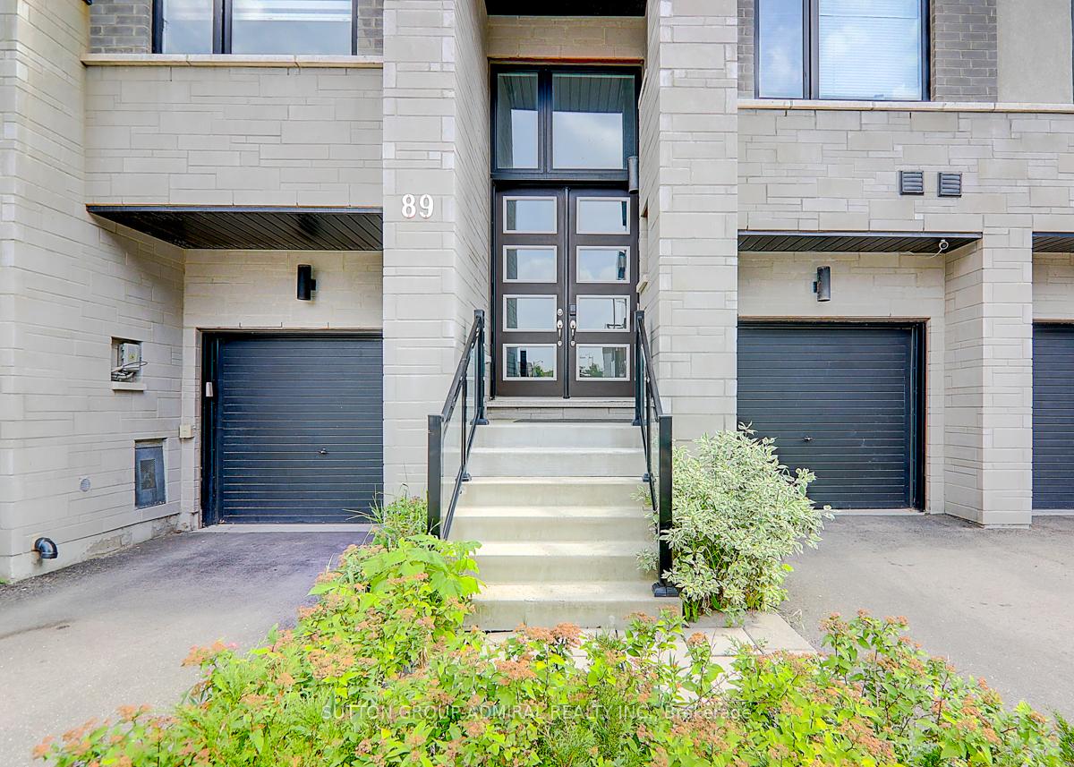Photo 3 of 89 Laskin Drive, Vaughan, Patterson — HOMEH