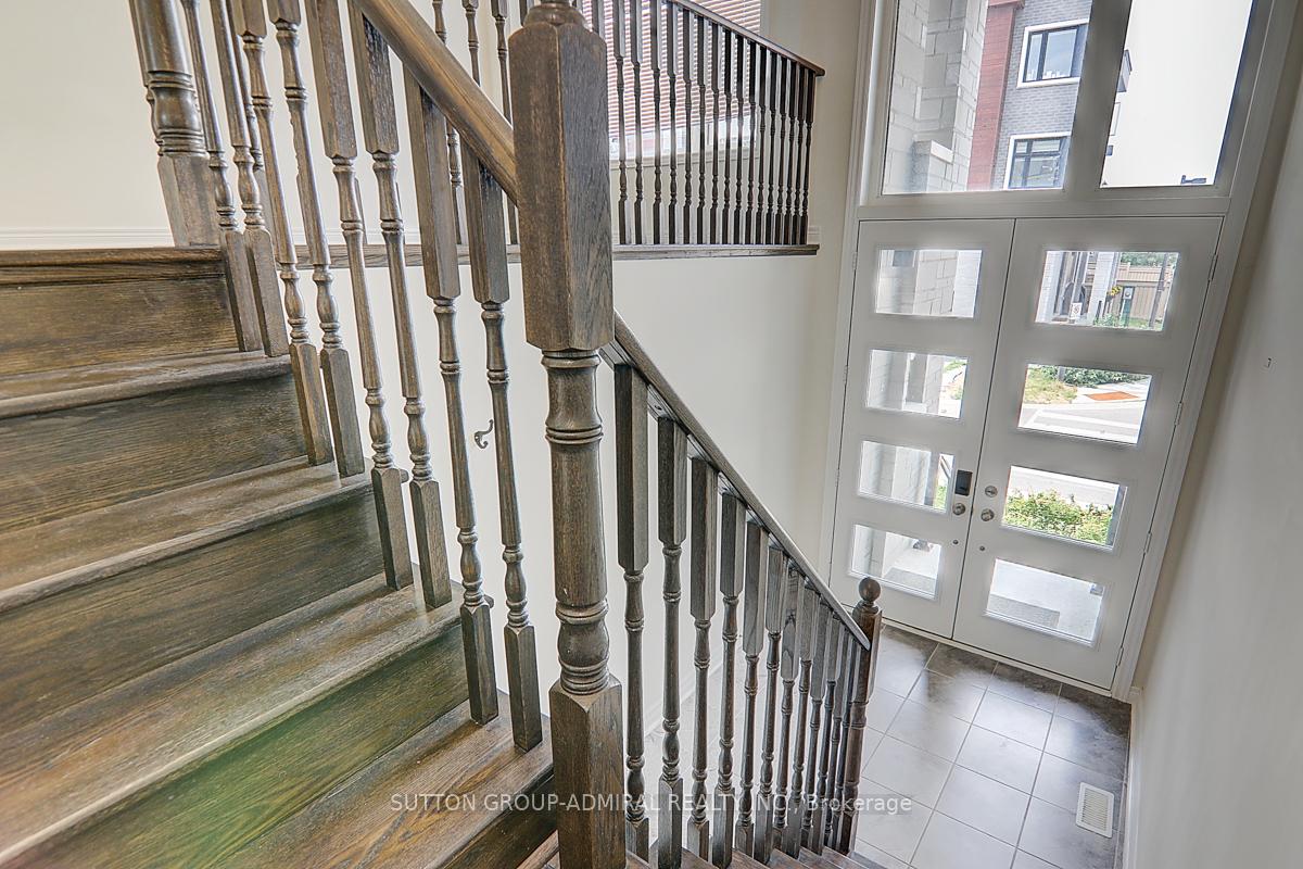 Photo 5 of 89 Laskin Drive, Vaughan, Patterson — HOMEH
