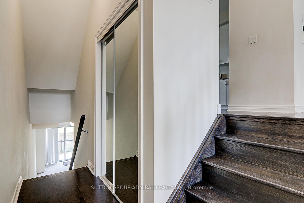 Photo 6 of 89 Laskin Drive, Vaughan, Patterson — HOMEH