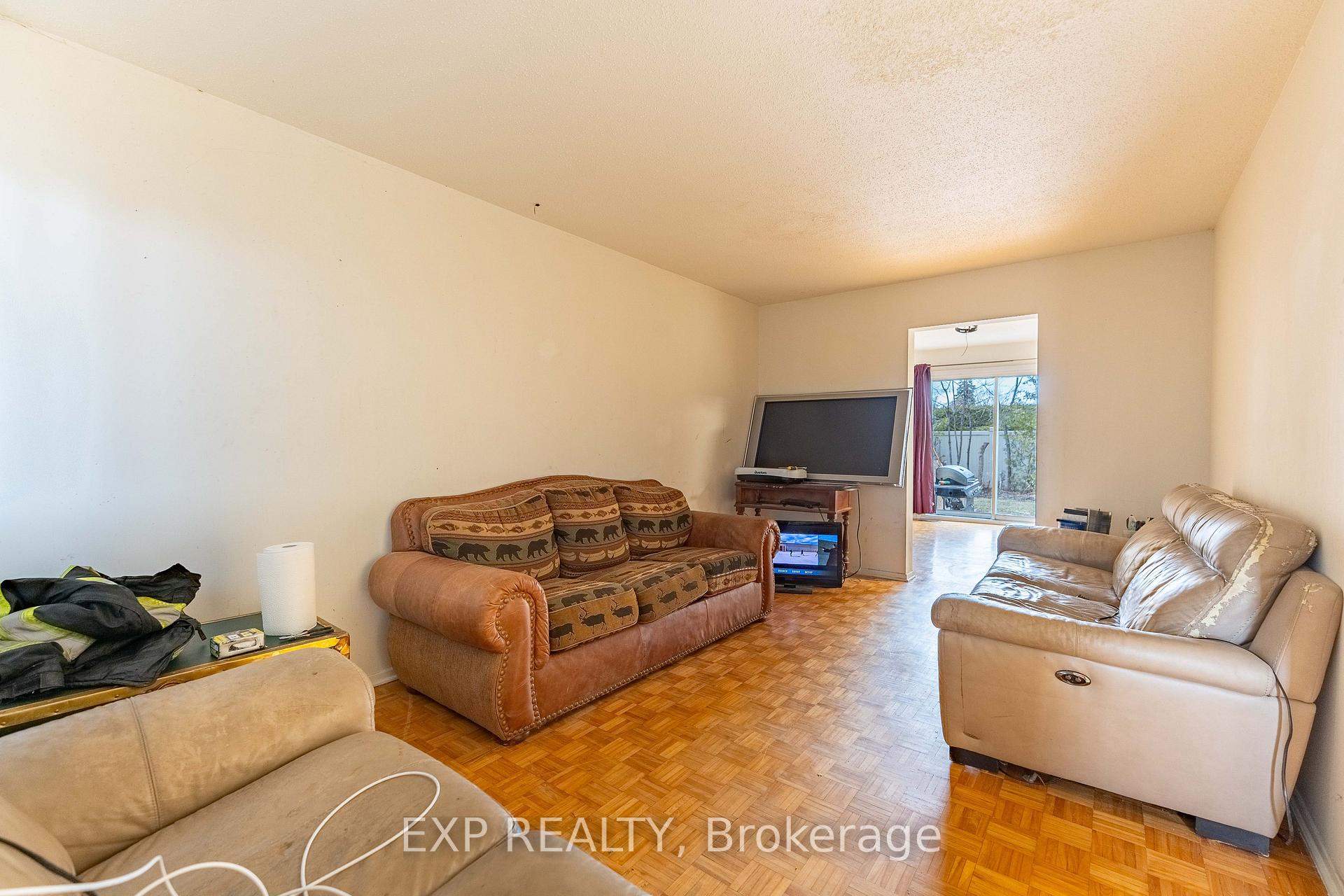 Photo 5 of Unit 5, 1661 Heron Road, Ottawa, Guildwood Estates - Urbandale Acres — HOMEH