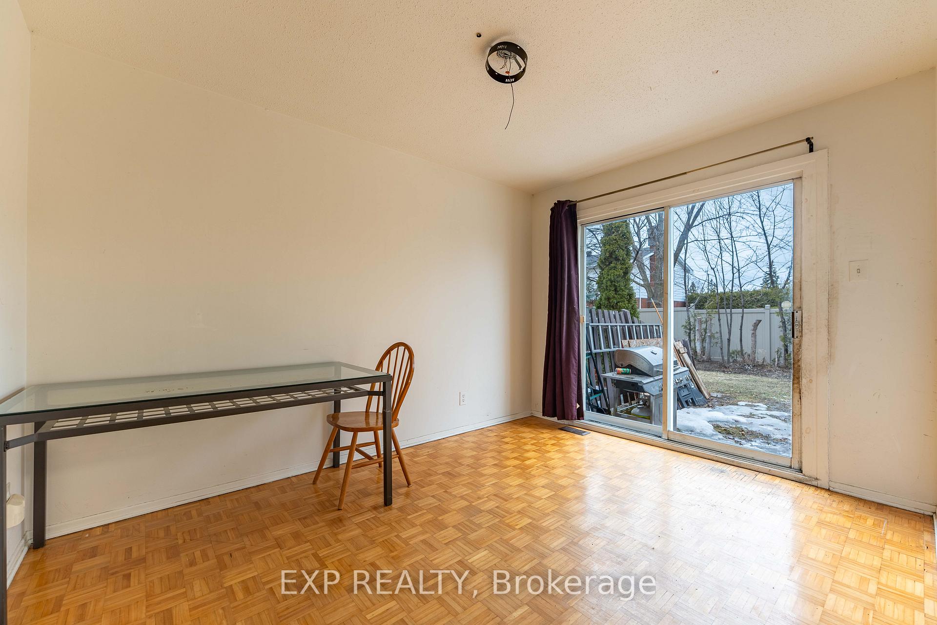 Photo 4 of Unit 5, 1661 Heron Road, Ottawa, Guildwood Estates - Urbandale Acres — HOMEH