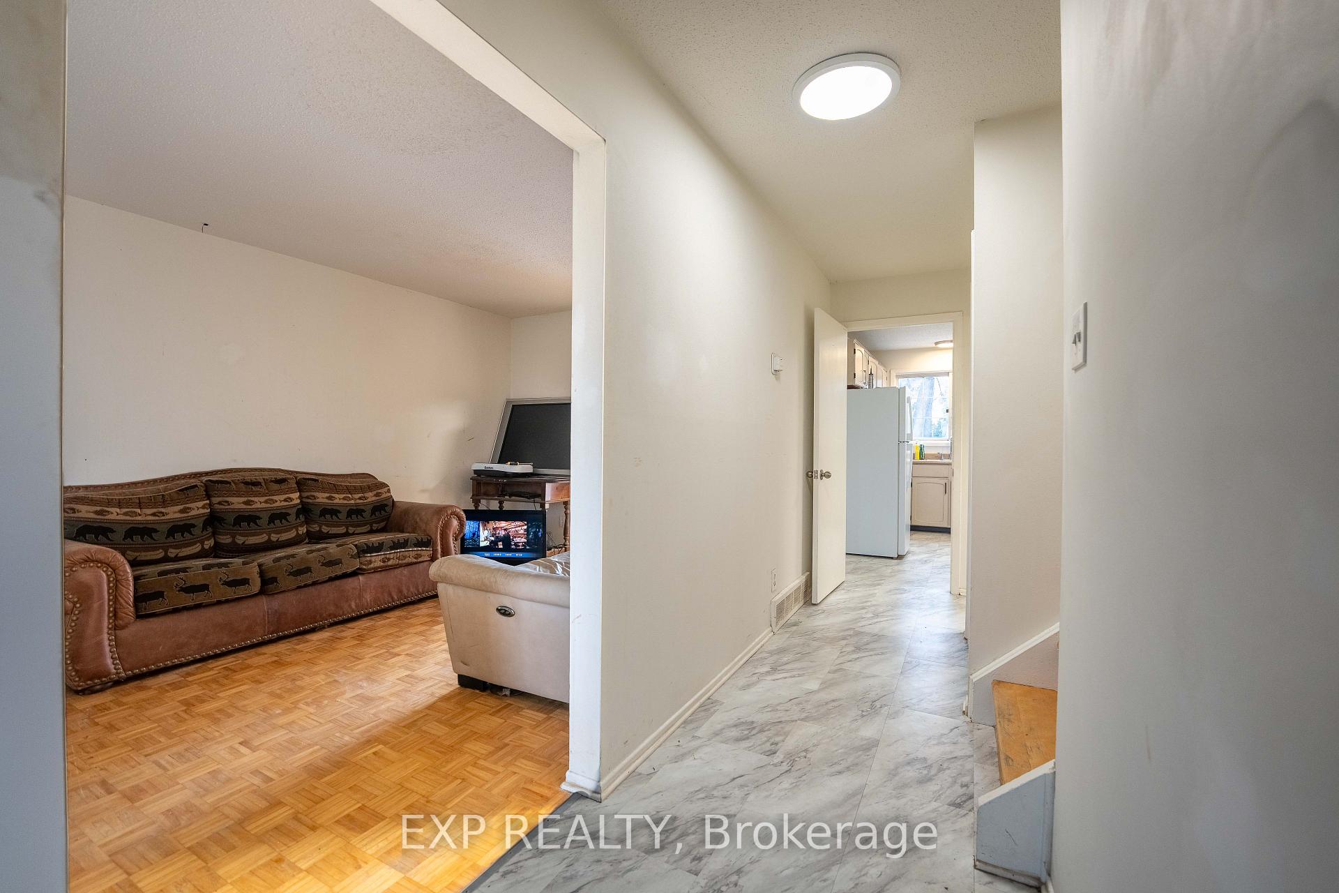 Photo 8 of Unit 5, 1661 Heron Road, Ottawa, Guildwood Estates - Urbandale Acres — HOMEH