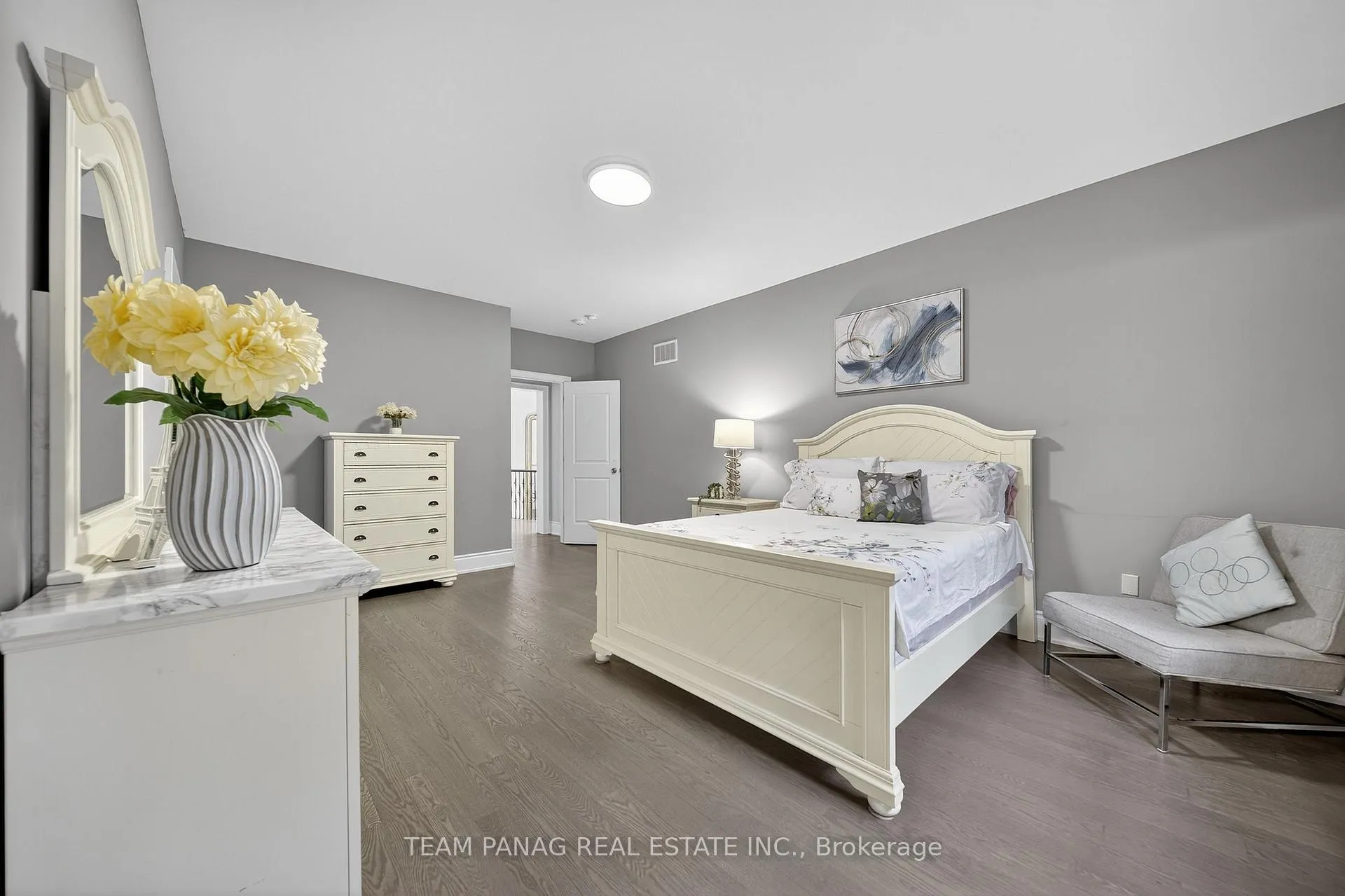 Photo 33 of 71 Nave Street, Vaughan, Kleinburg — HOMEH