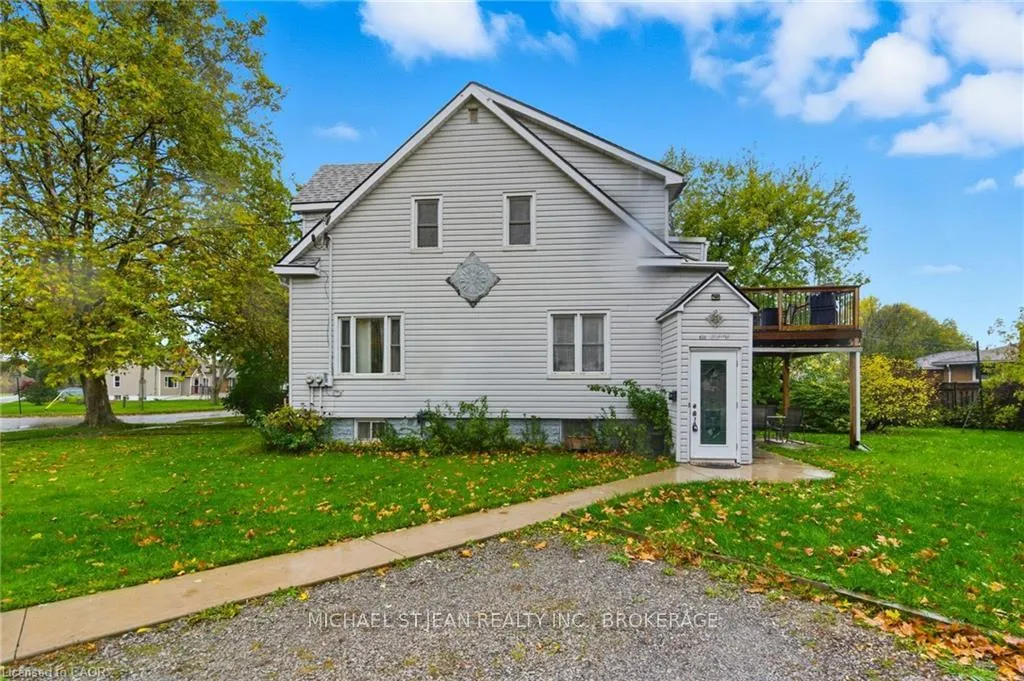 Photo 8 of 162 St. George Street, Welland, Broadway — HOMEH