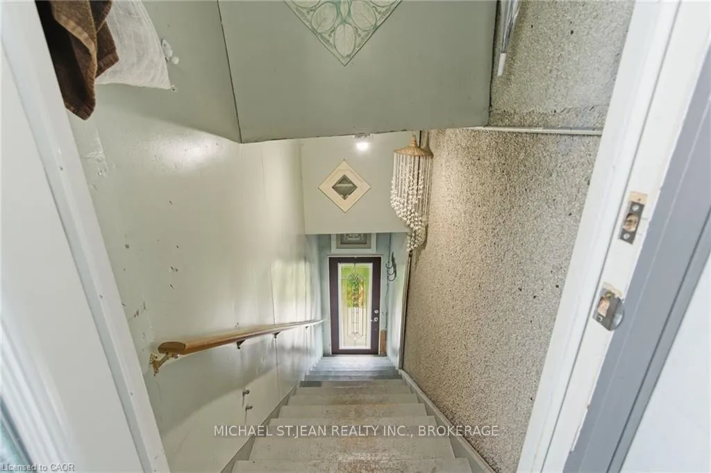 Photo 14 of 162 St. George Street, Welland, Broadway — HOMEH