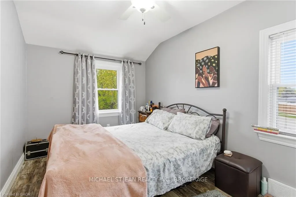 Photo 17 of 162 St. George Street, Welland, Broadway — HOMEH