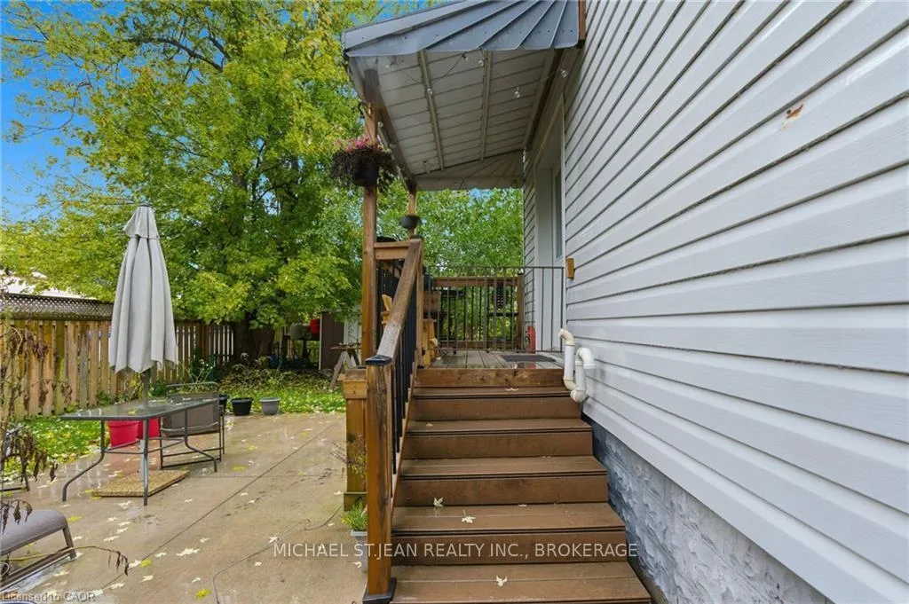 Photo 50 of 162 St. George Street, Welland, Broadway — HOMEH
