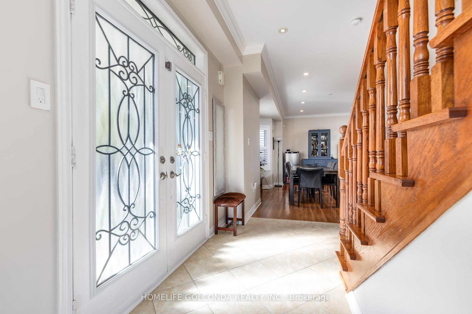 Photo 4 of 77 Arco Circle, Vaughan, Maple — HOMEH