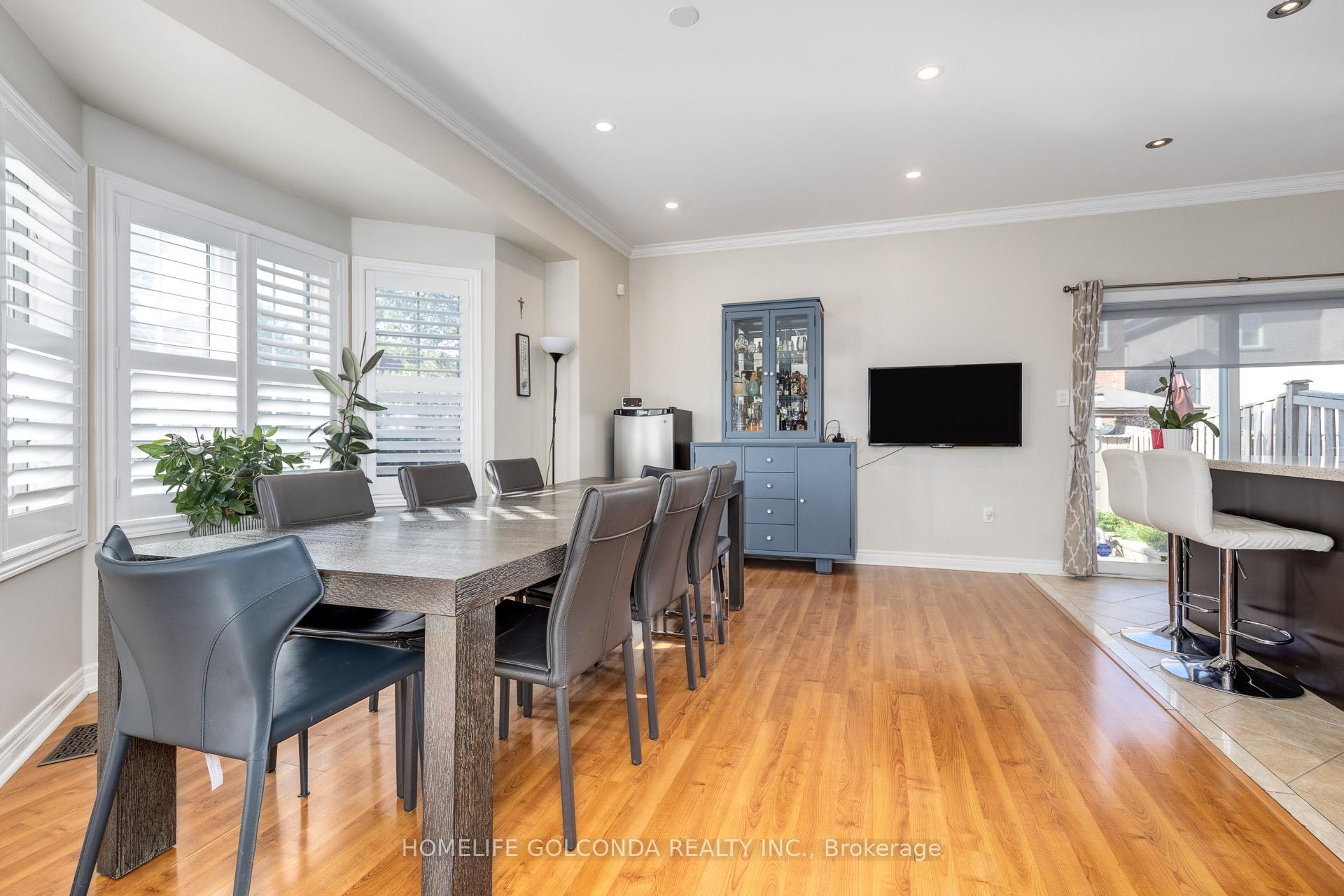 Photo 6 of 77 Arco Circle, Vaughan, Maple — HOMEH