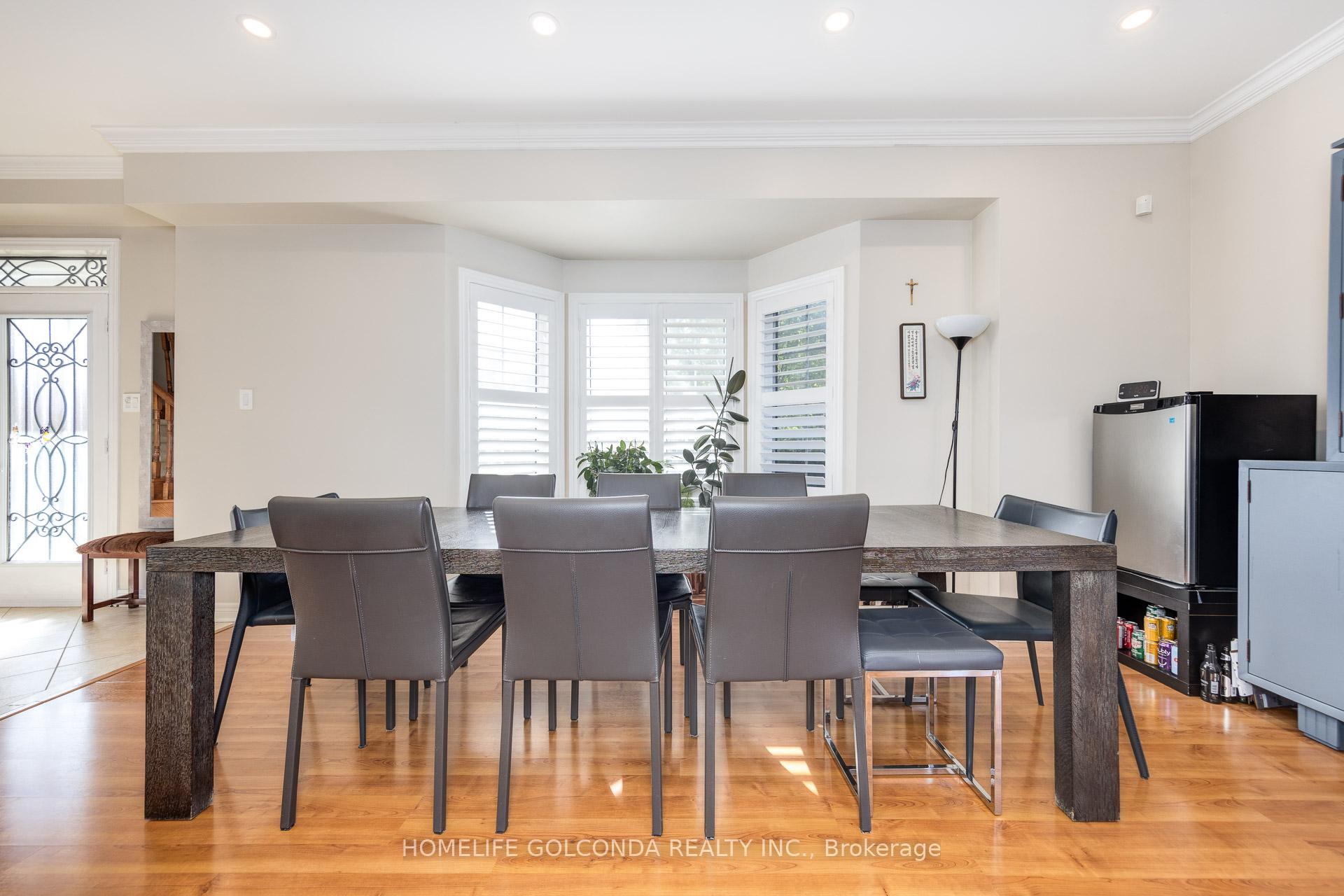 Photo 7 of 77 Arco Circle, Vaughan, Maple — HOMEH