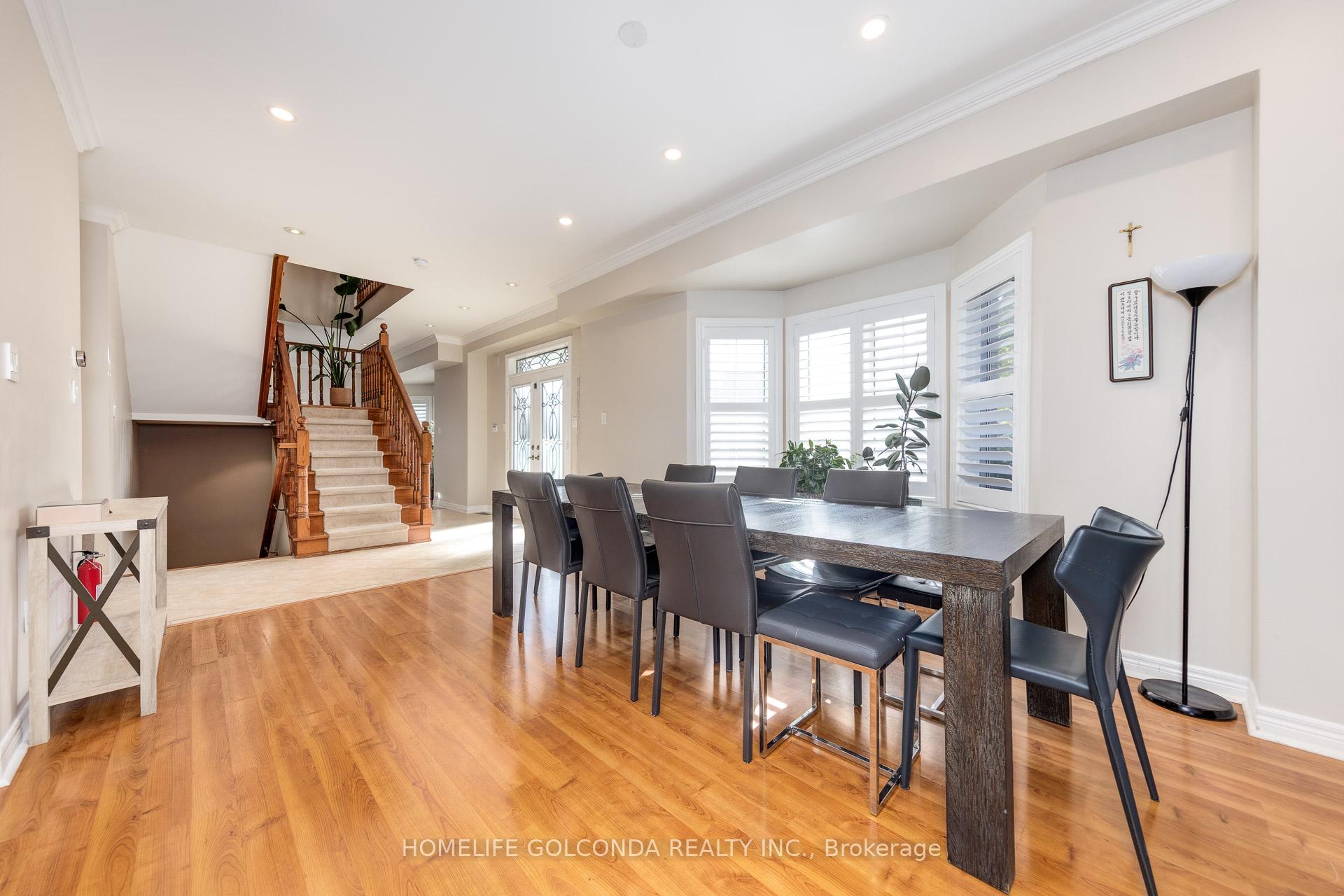 Photo 8 of 77 Arco Circle, Vaughan, Maple — HOMEH