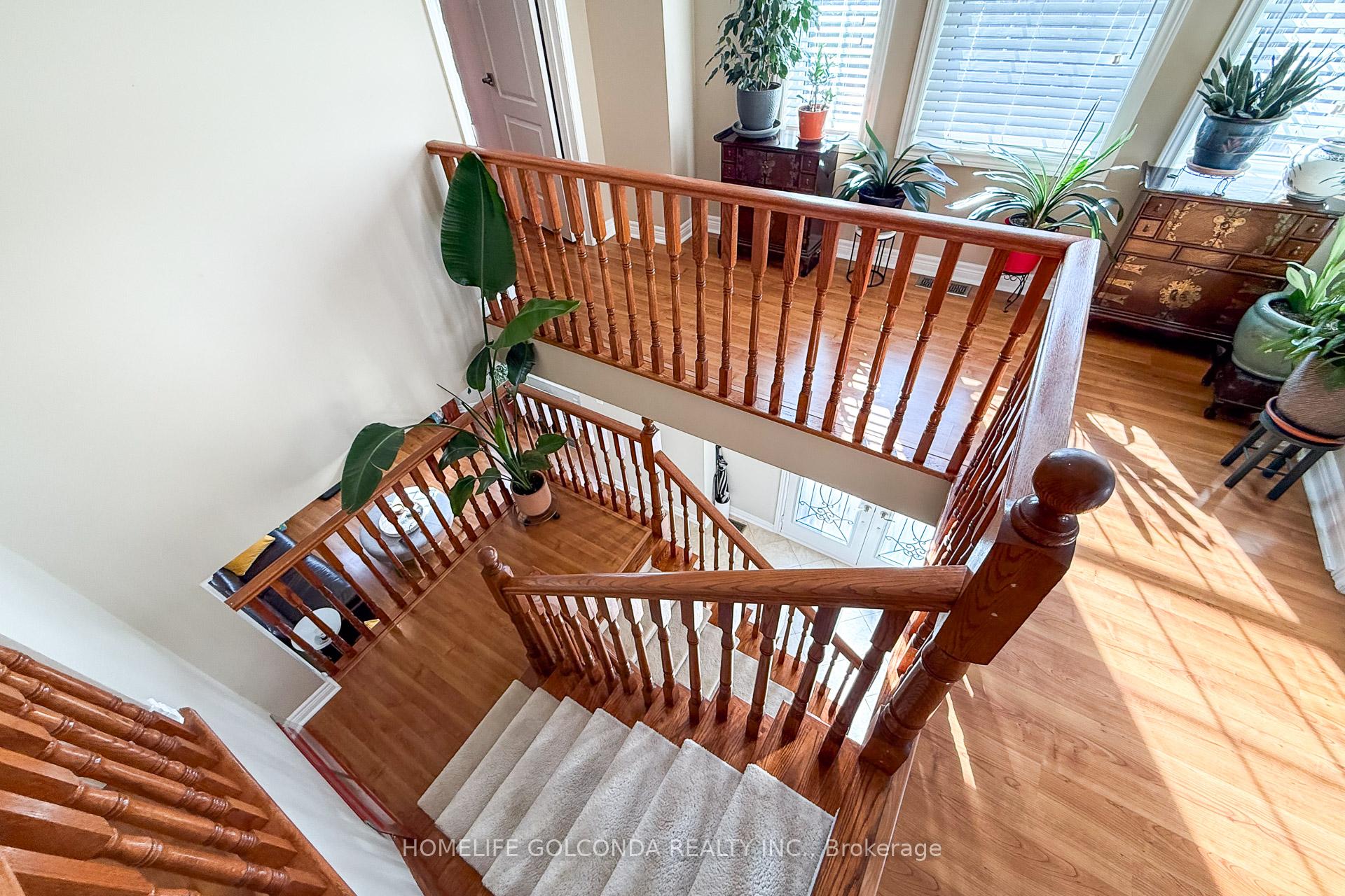 Photo 13 of 77 Arco Circle, Vaughan, Maple — HOMEH