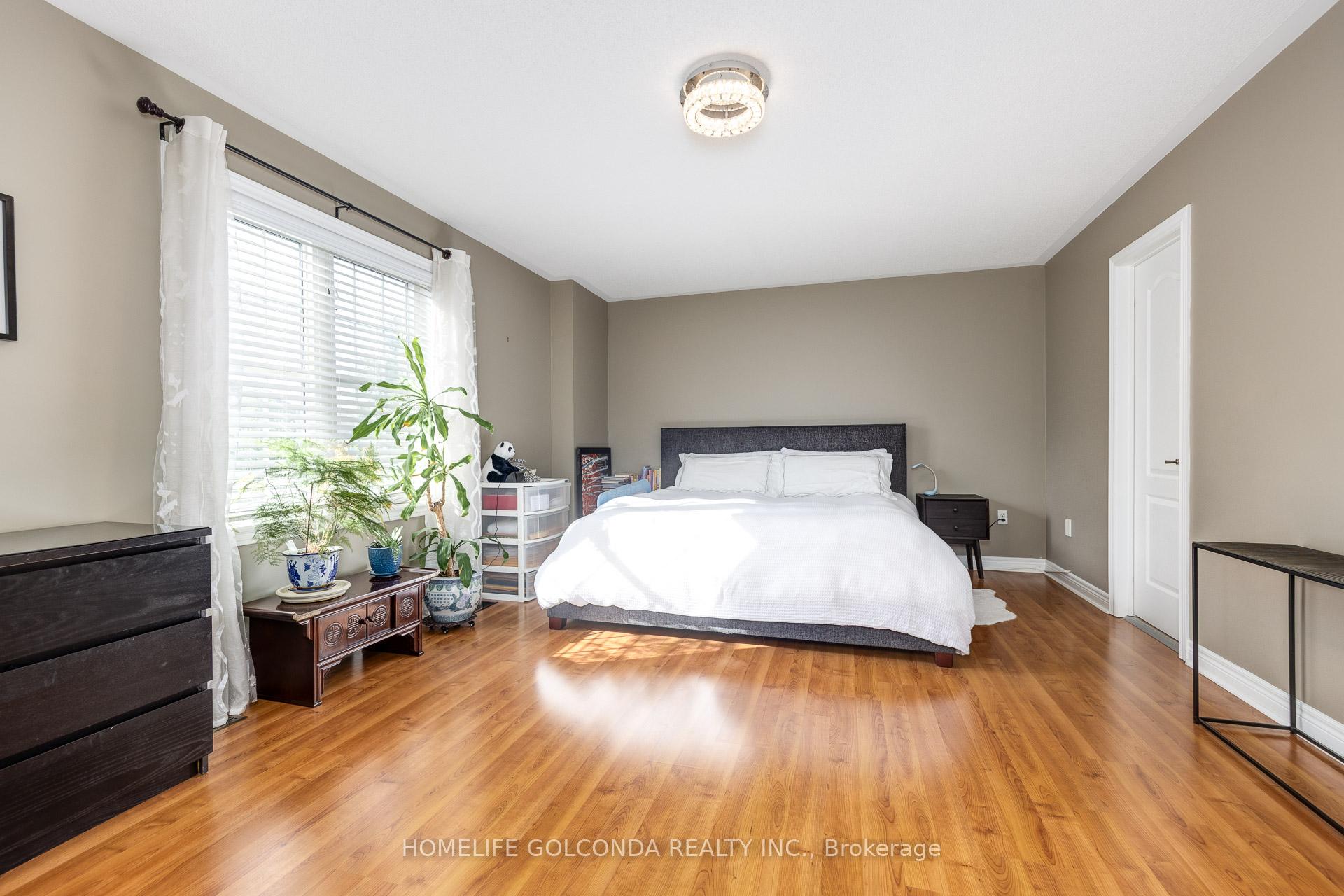 Photo 15 of 77 Arco Circle, Vaughan, Maple — HOMEH