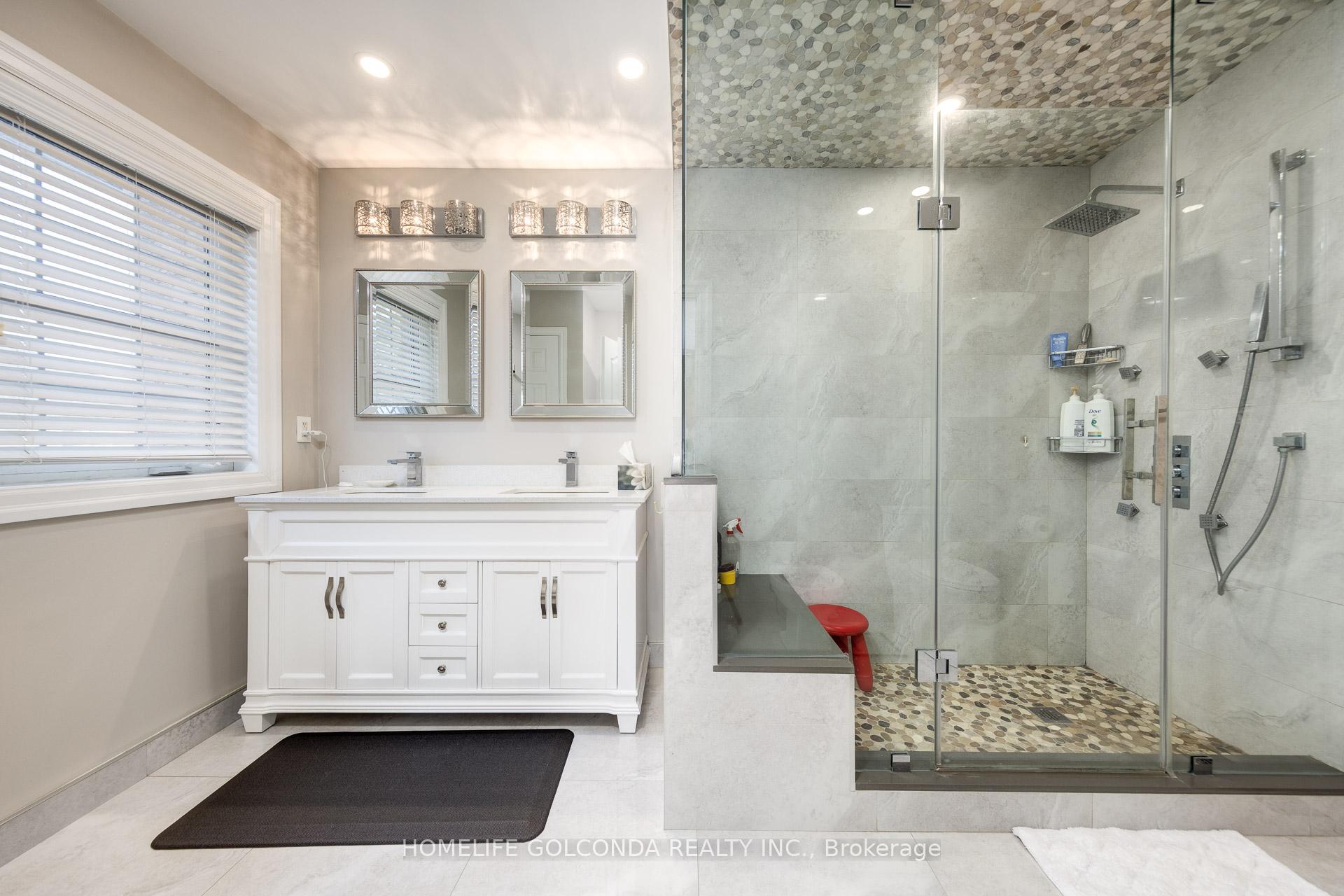 Photo 17 of 77 Arco Circle, Vaughan, Maple — HOMEH