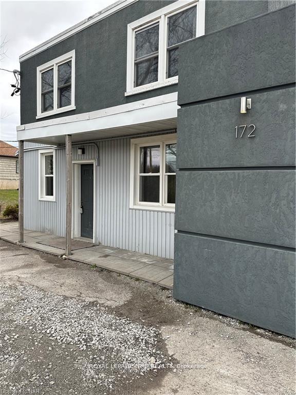 Front of Unit Apt A, 172 Kingsway Street