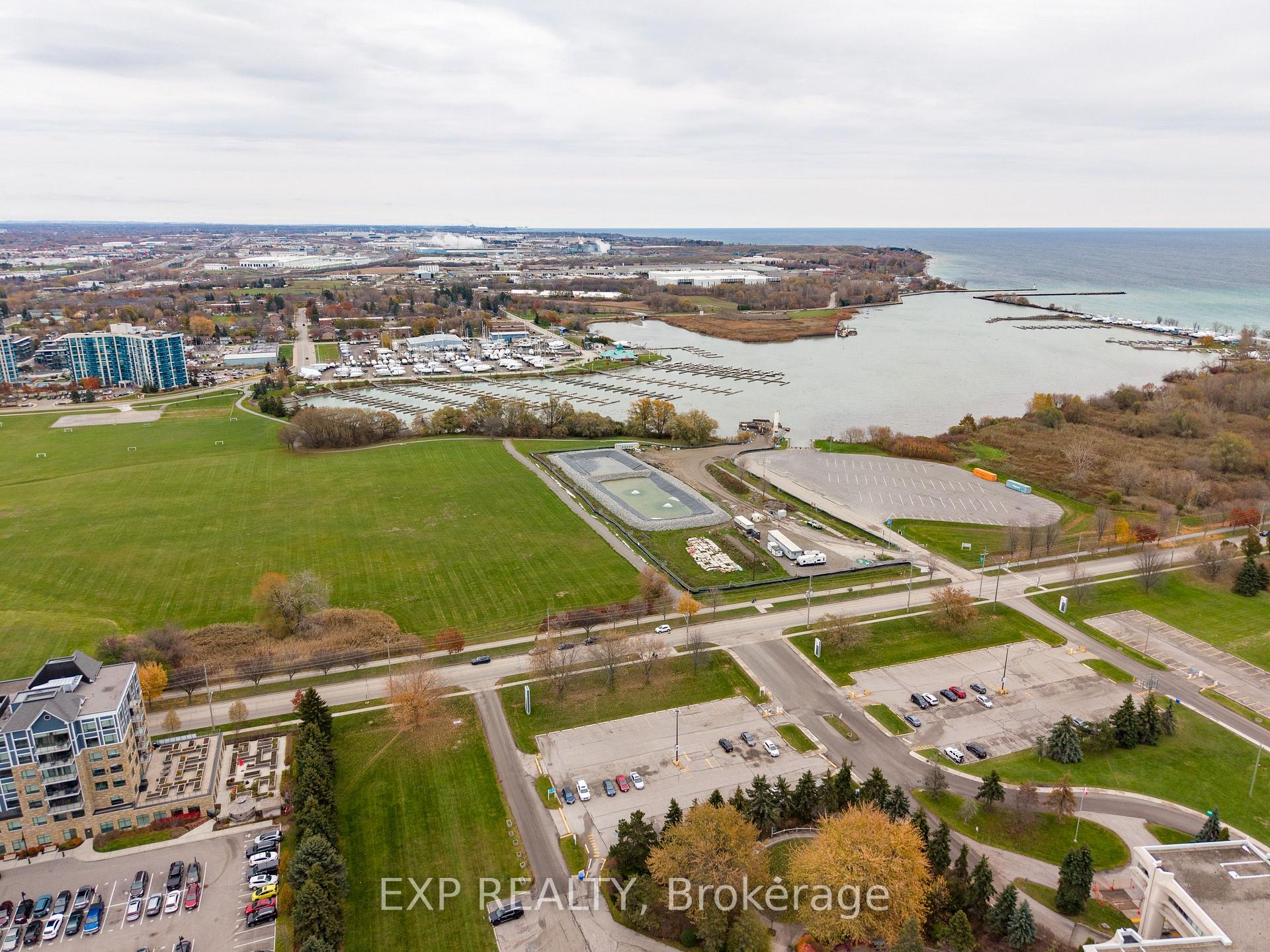 Photo 2 of 43 Longshore Way, Whitby, Port Whitby — HOMEH