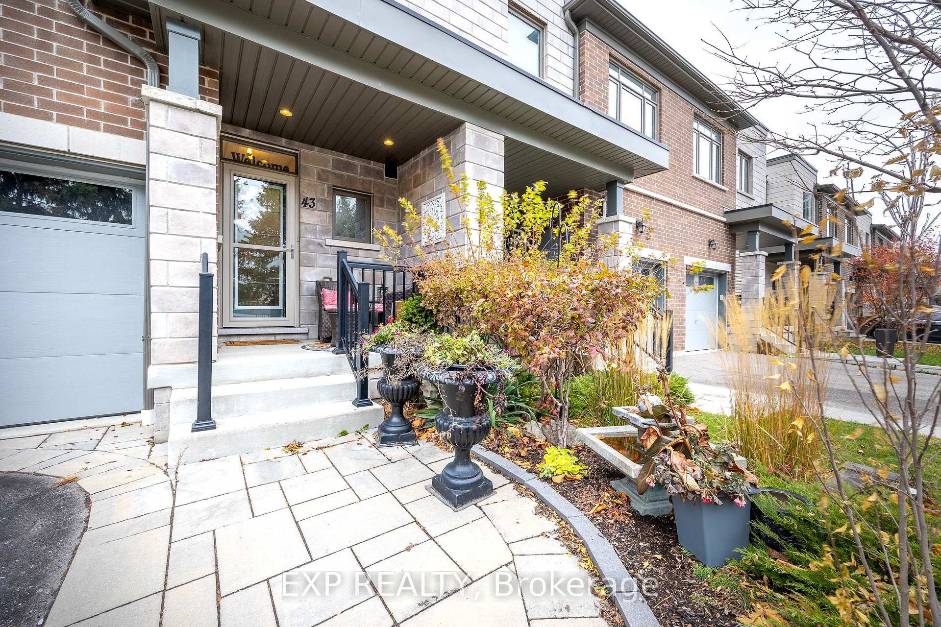 Photo 4 of 43 Longshore Way, Whitby, Port Whitby — HOMEH