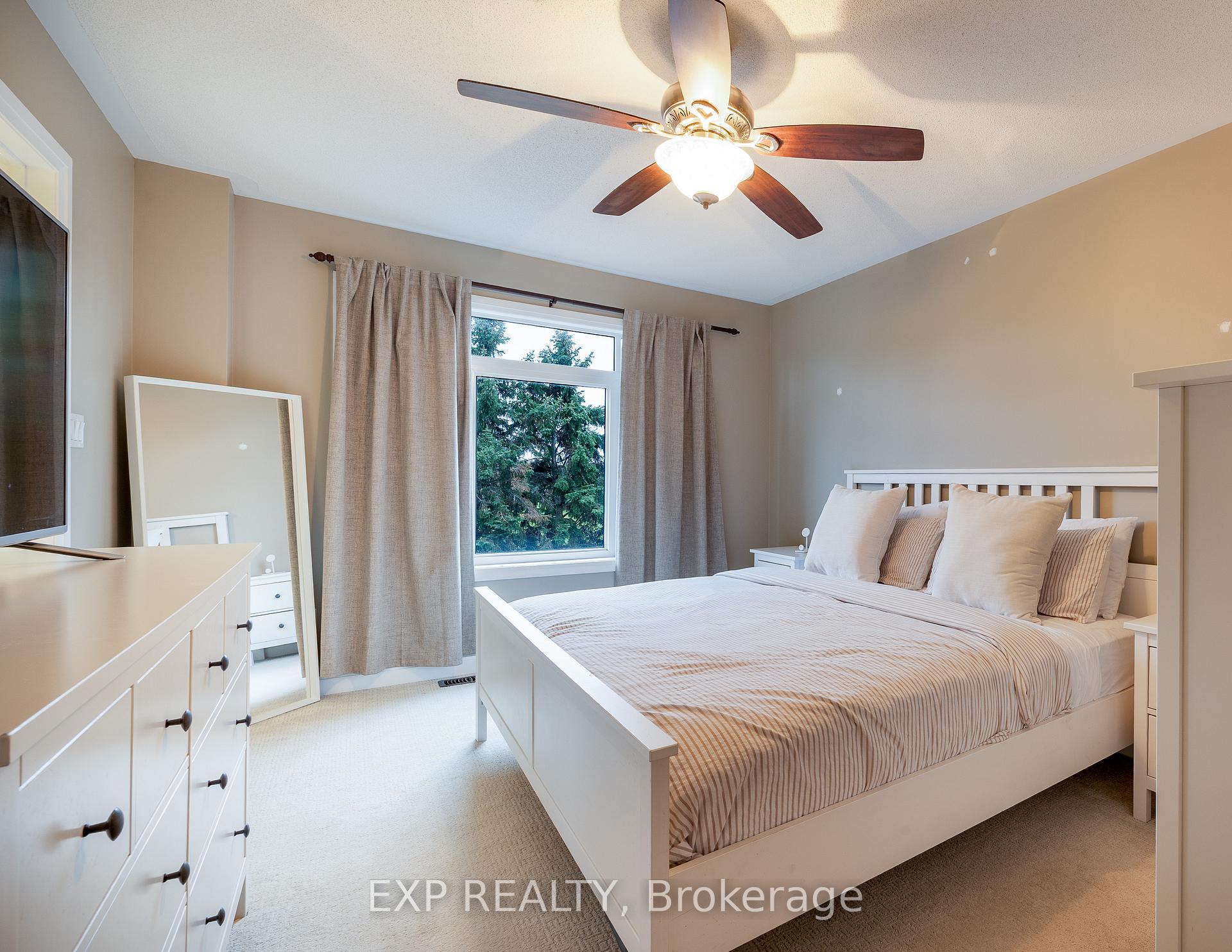 Photo 13 of 43 Longshore Way, Whitby, Port Whitby — HOMEH