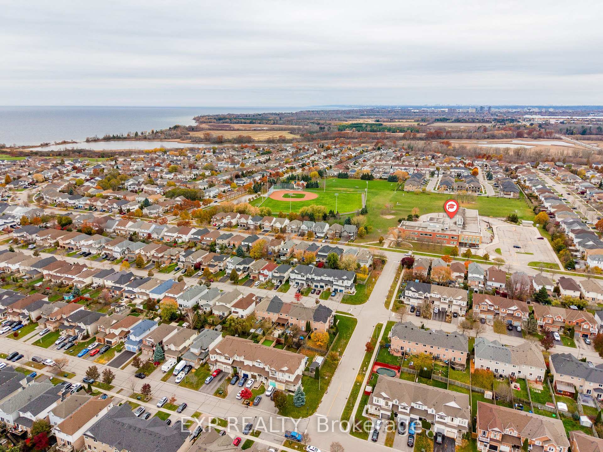 Photo 33 of 43 Longshore Way, Whitby, Port Whitby — HOMEH
