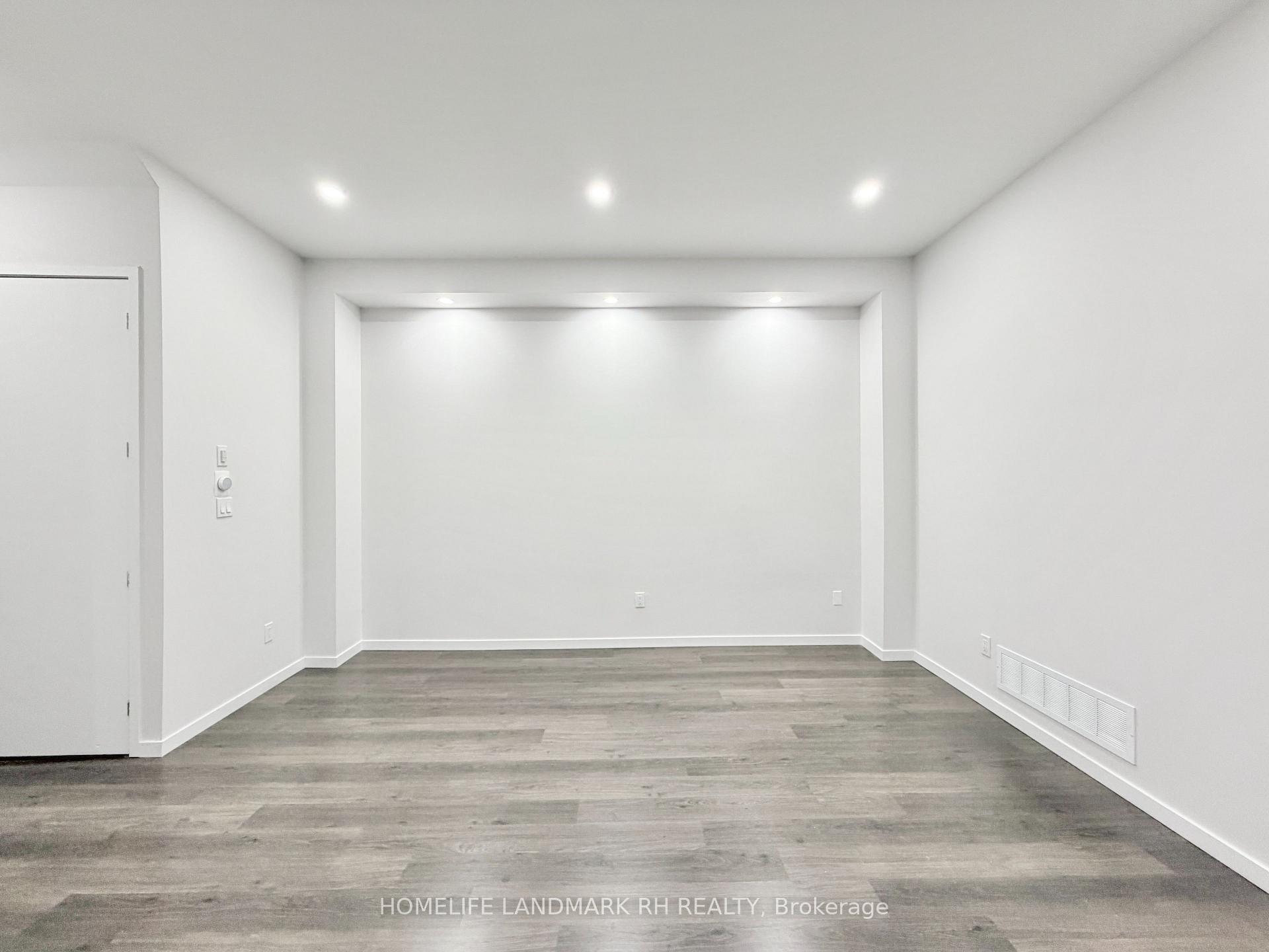 Photo 11 of 219 Elyse Court, Aurora, Bayview Wellington — HOMEH