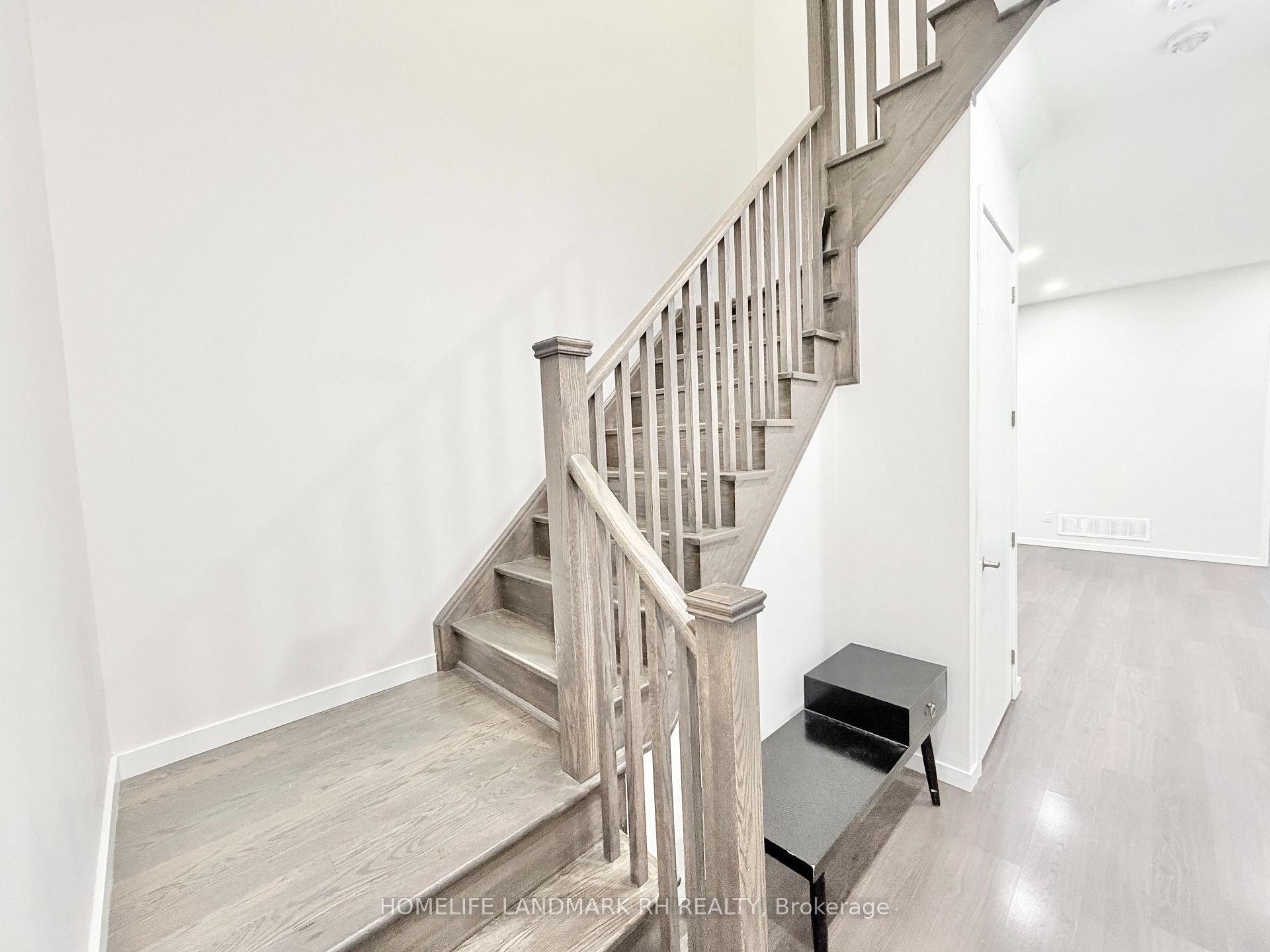 Photo 16 of 219 Elyse Court, Aurora, Bayview Wellington — HOMEH