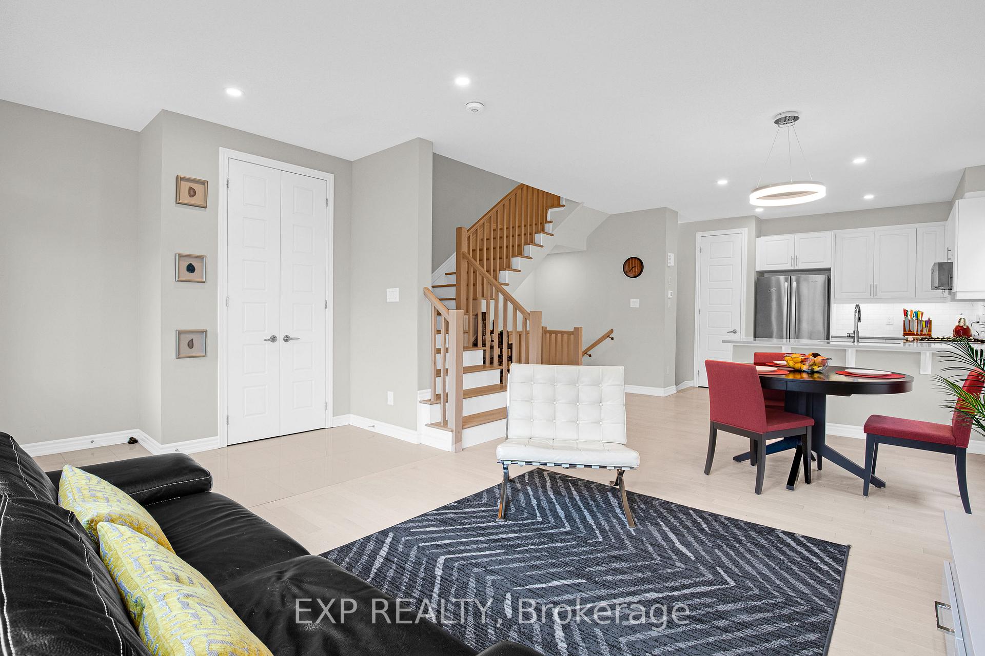 Photo 2 of 1082 Chapman Mills Drive, Ottawa, Barrhaven - Heritage Park — HOMEH