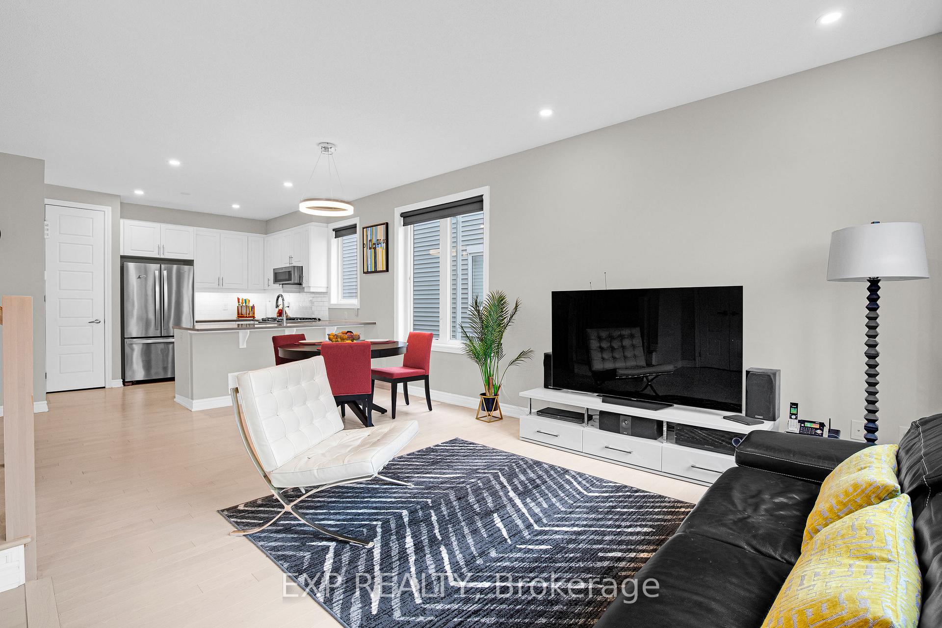 Photo 3 of 1082 Chapman Mills Drive, Ottawa, Barrhaven - Heritage Park — HOMEH