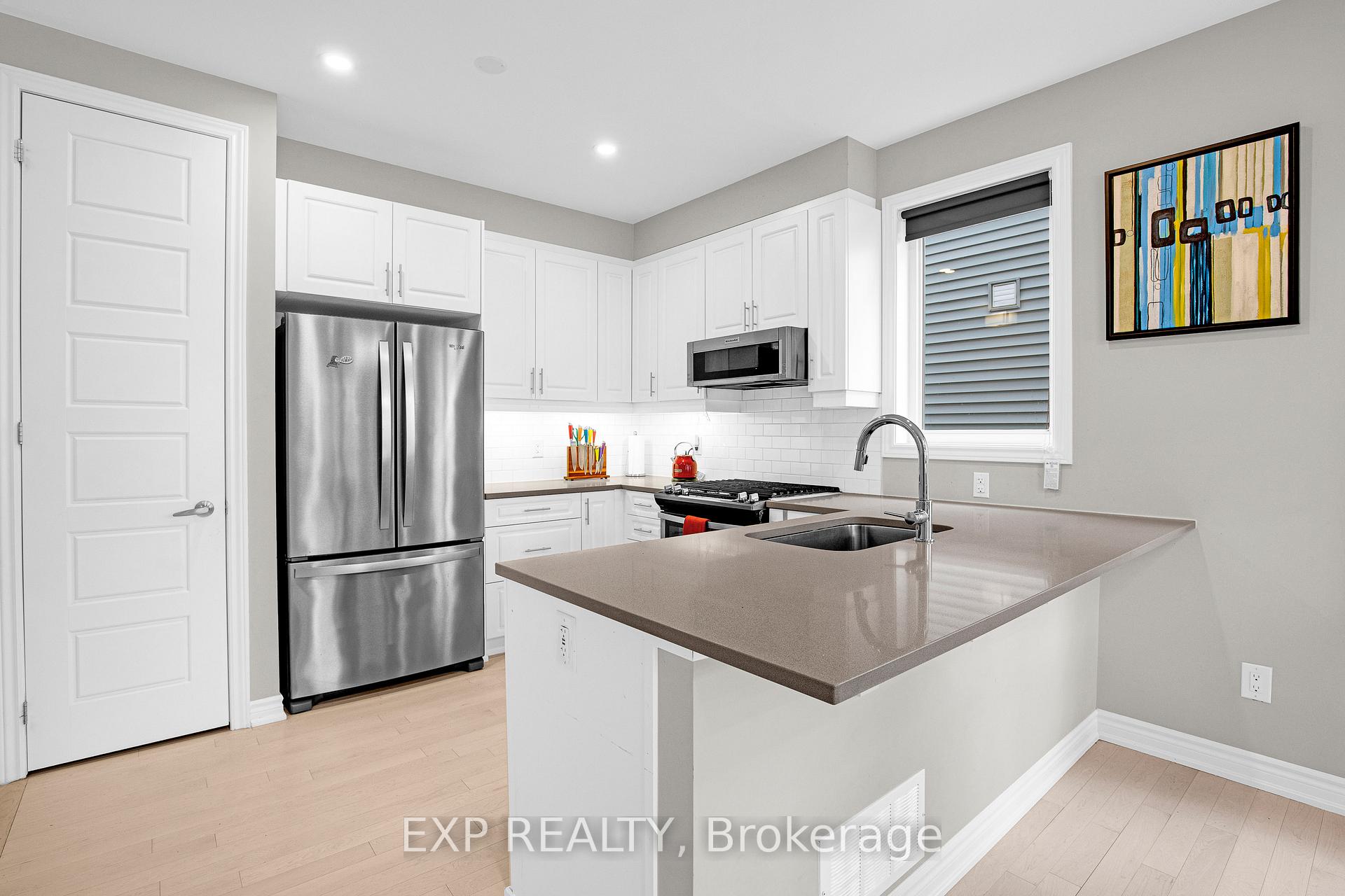Photo 8 of 1082 Chapman Mills Drive, Ottawa, Barrhaven - Heritage Park — HOMEH