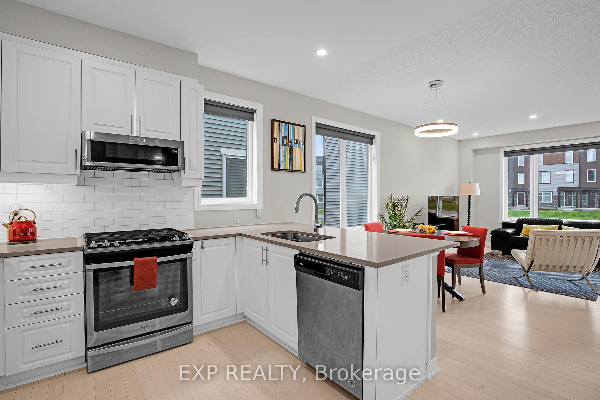 Photo 12 of 1082 Chapman Mills Drive, Ottawa, Barrhaven - Heritage Park — HOMEH