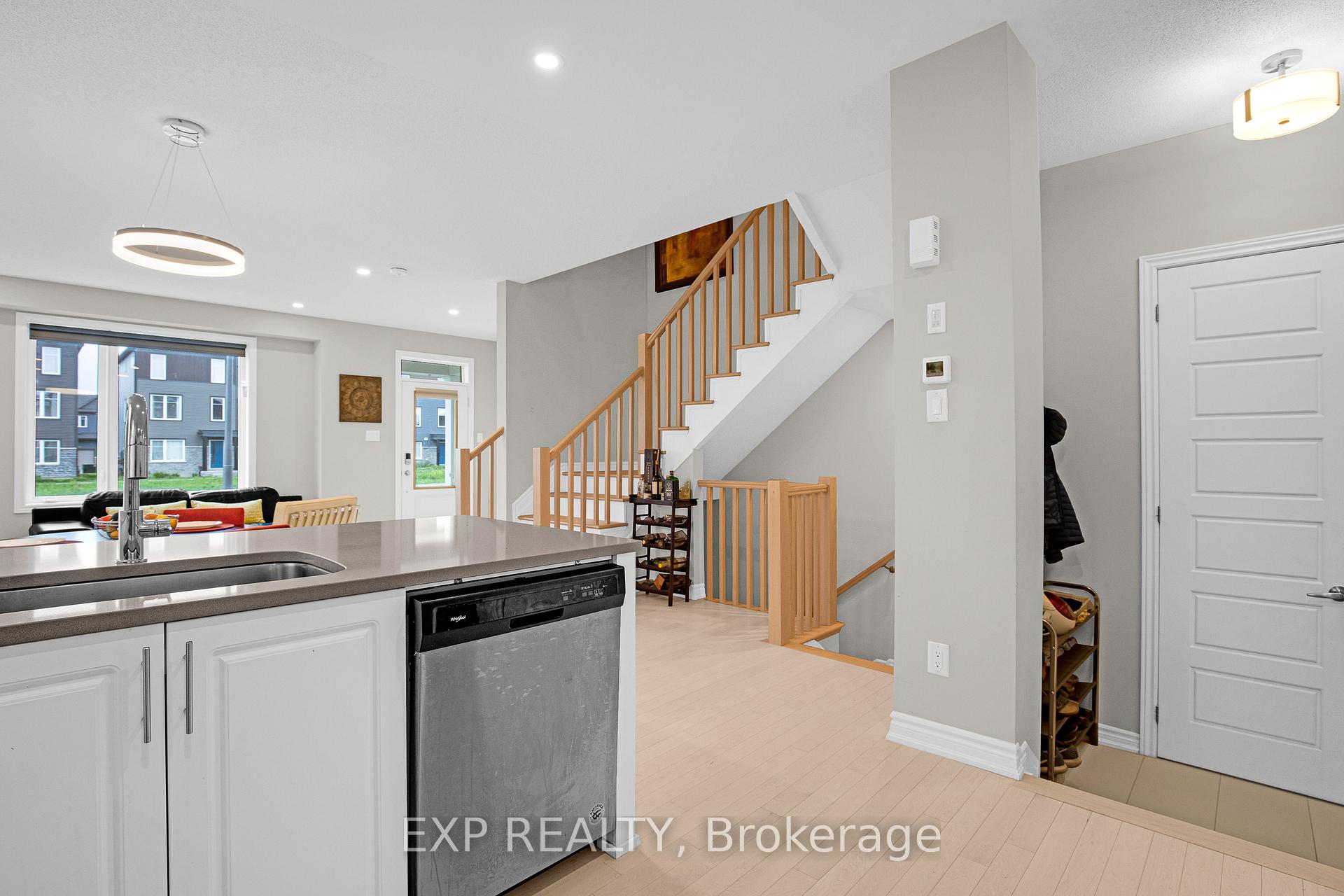 Photo 17 of 1082 Chapman Mills Drive, Ottawa, Barrhaven - Heritage Park — HOMEH