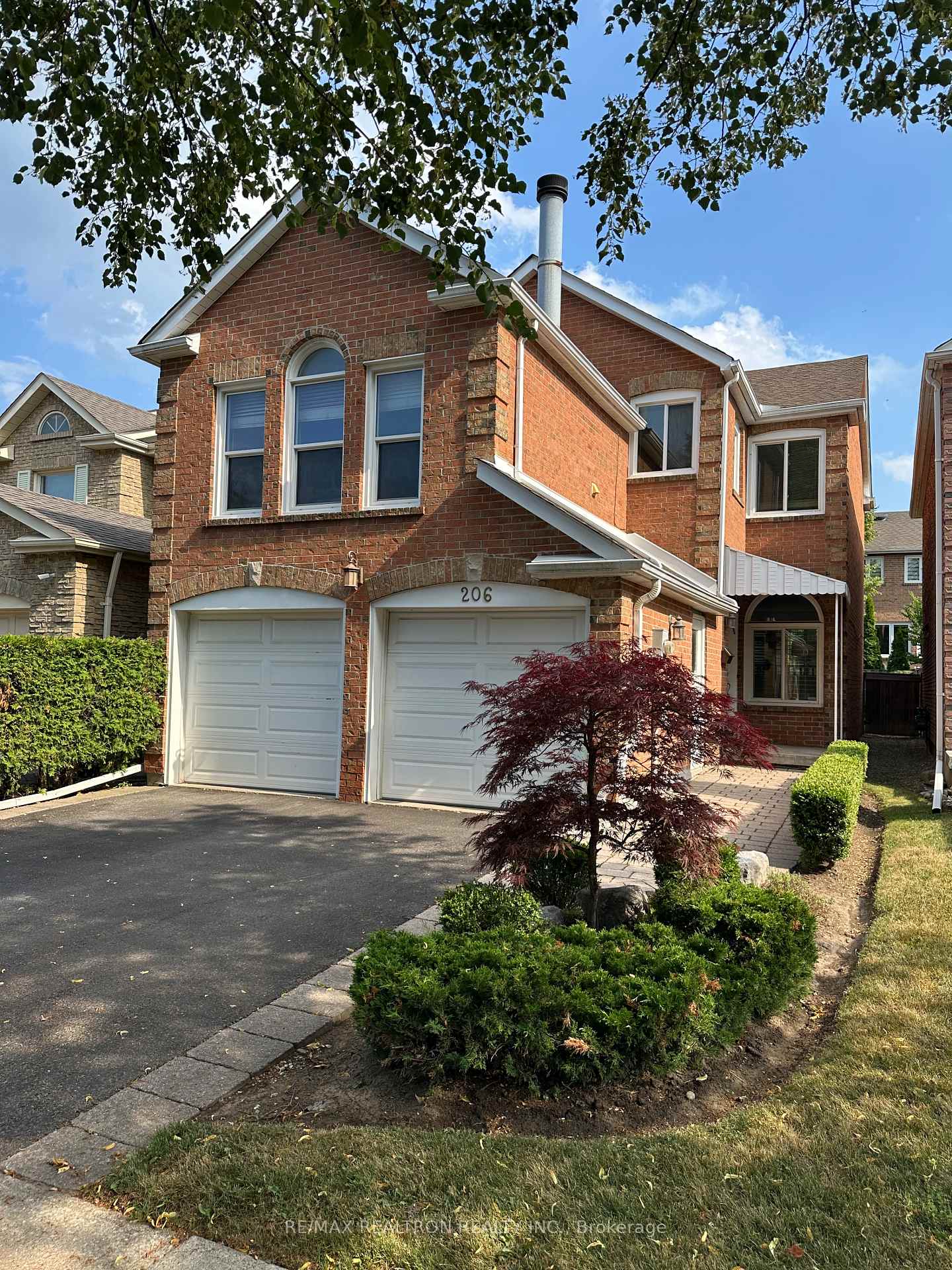 Photo 2 of 206 Glenmanor Way, Vaughan, Crestwood-Springfarm-Yorkhill — HOMEH